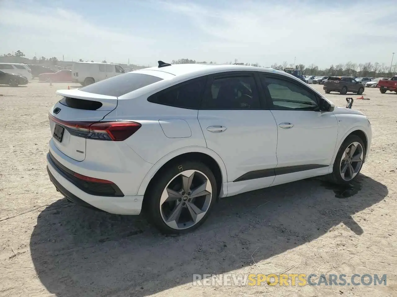 3 fotografías del automóvil dañado WA14UBFZ3RP075524 AUDI Q4 E-TRON 2024