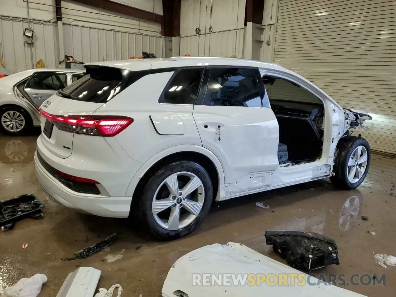 3 fotografías del automóvil dañado WA1KUBFZ9RP053762 AUDI Q4 E-TRON 2024