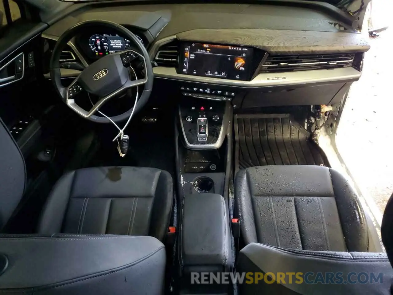 8 fotografías del automóvil dañado WA1KUBFZ9RP053762 AUDI Q4 E-TRON 2024