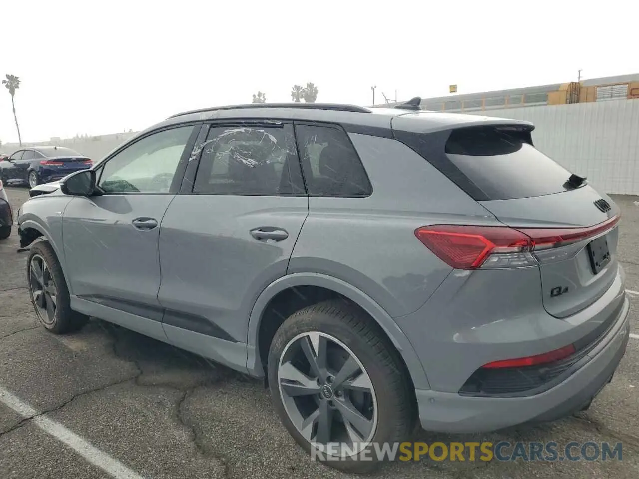 2 fotografías del automóvil dañado WA1L2BFZ1RP031846 AUDI Q4 E-TRON 2024