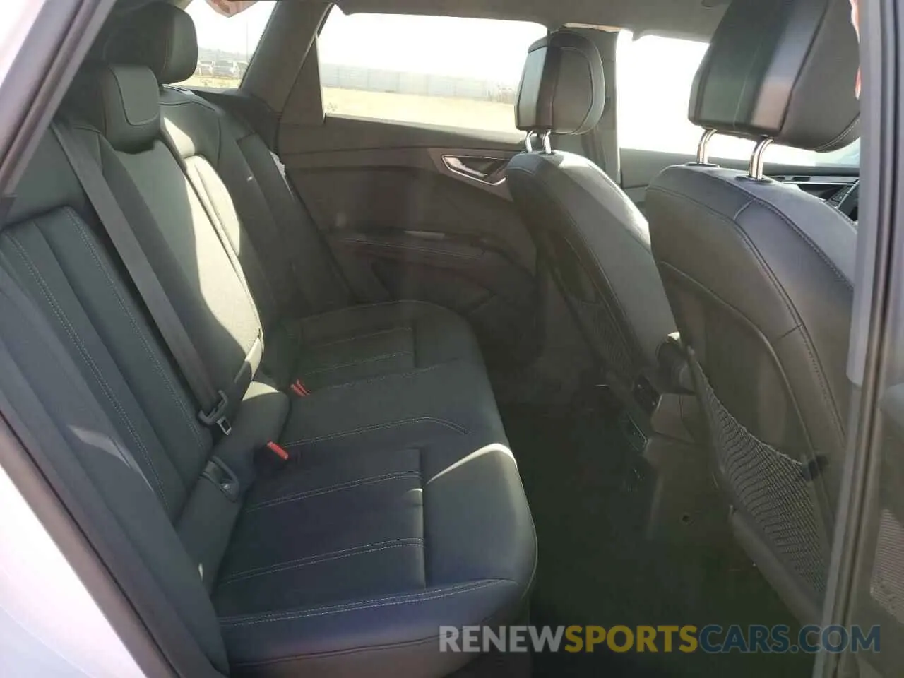 11 fotografías del automóvil dañado WA1M2BFZ2RP027776 AUDI Q4 E-TRON 2024