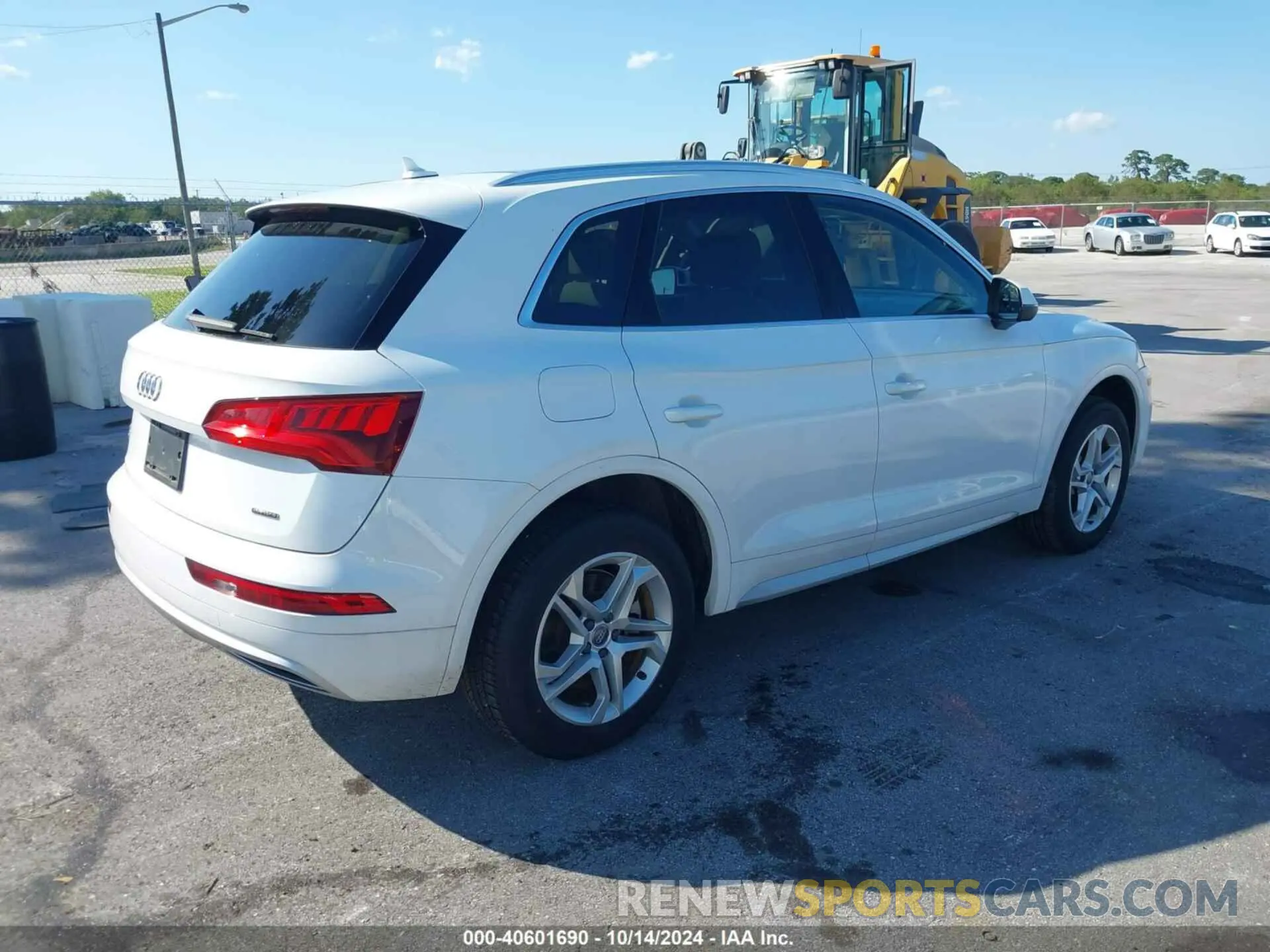 4 fotografías del automóvil dañado WA1ANAFY0K2064484 AUDI Q5 2019