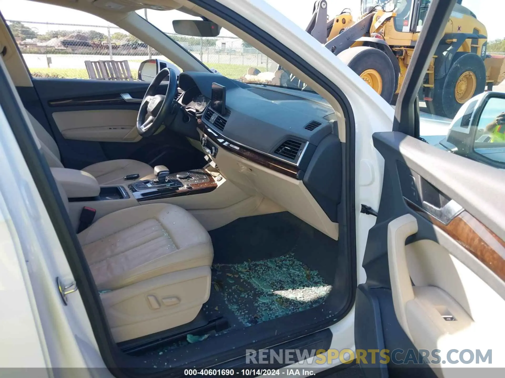 5 fotografías del automóvil dañado WA1ANAFY0K2064484 AUDI Q5 2019