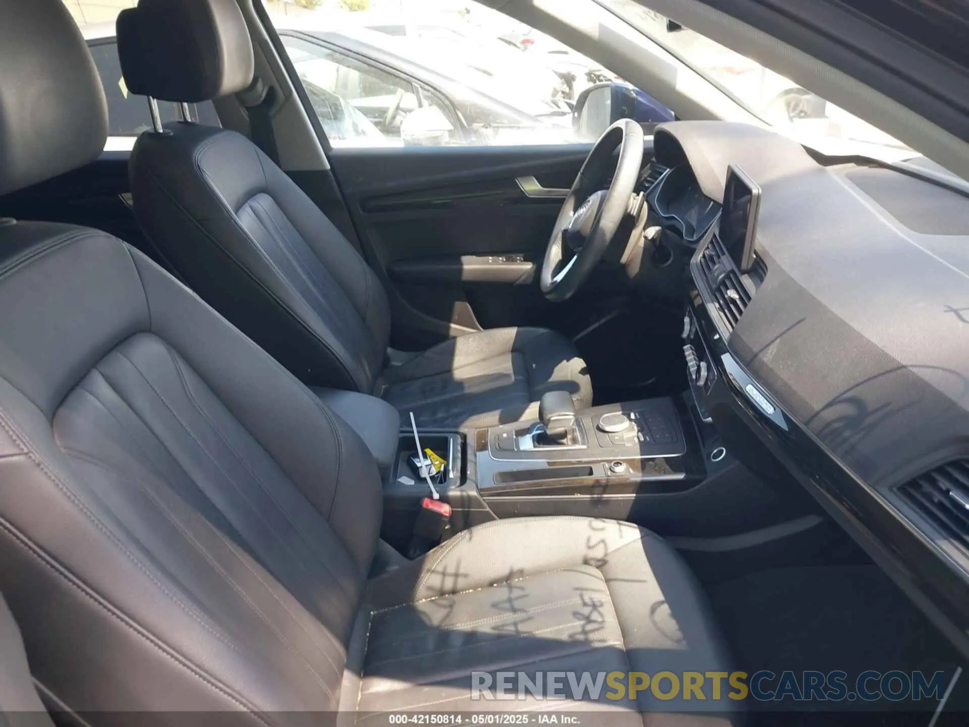 5 fotografías del automóvil dañado WA1ANAFY0K2097615 AUDI Q5 2019