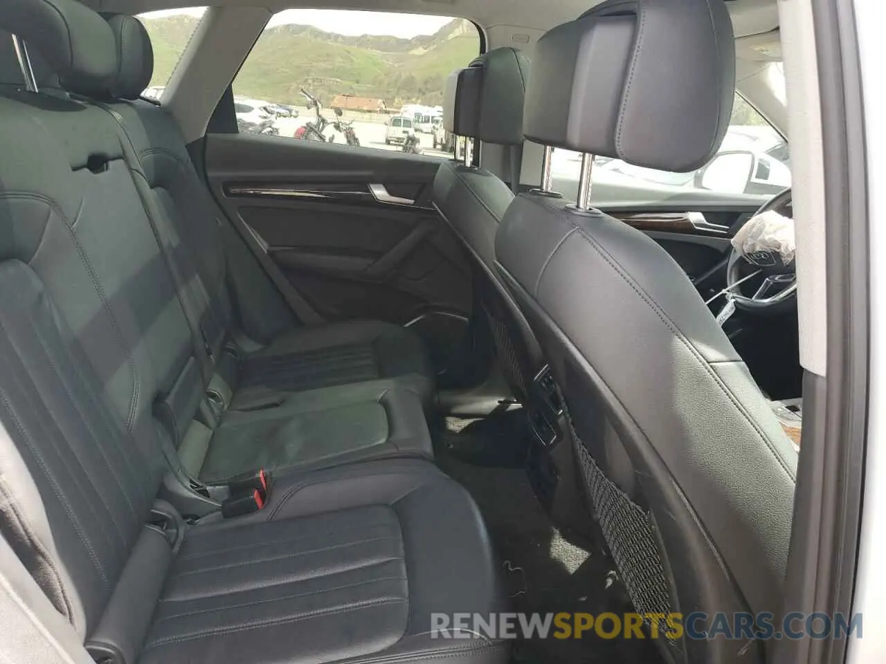 11 fotografías del automóvil dañado WA1ANAFY2K2092805 AUDI Q5 2019