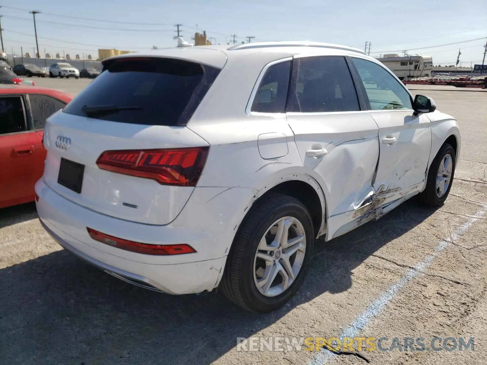 4 fotografías del automóvil dañado WA1ANAFY2K2116343 AUDI Q5 2019