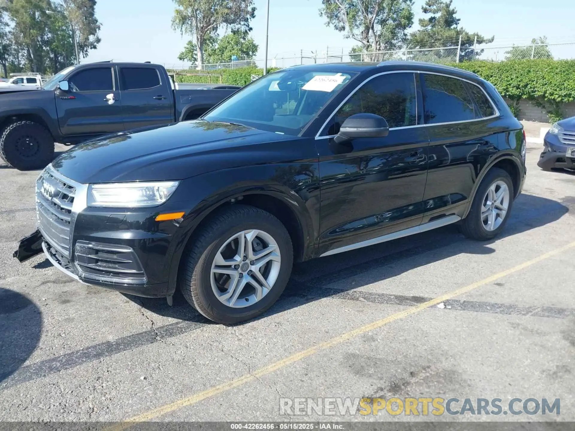 2 fotografías del automóvil dañado WA1ANAFY2K2122904 AUDI Q5 2019