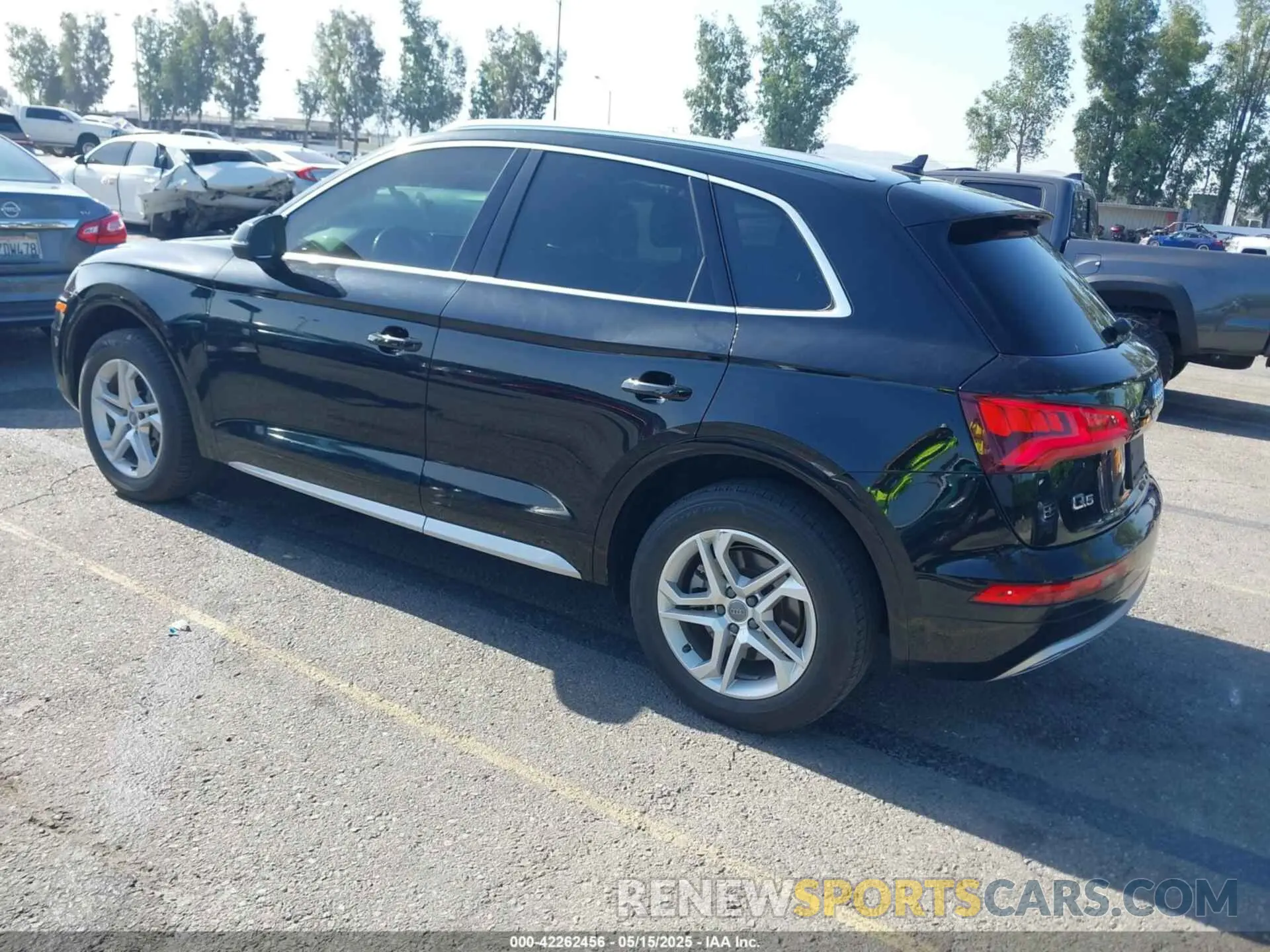 3 fotografías del automóvil dañado WA1ANAFY2K2122904 AUDI Q5 2019