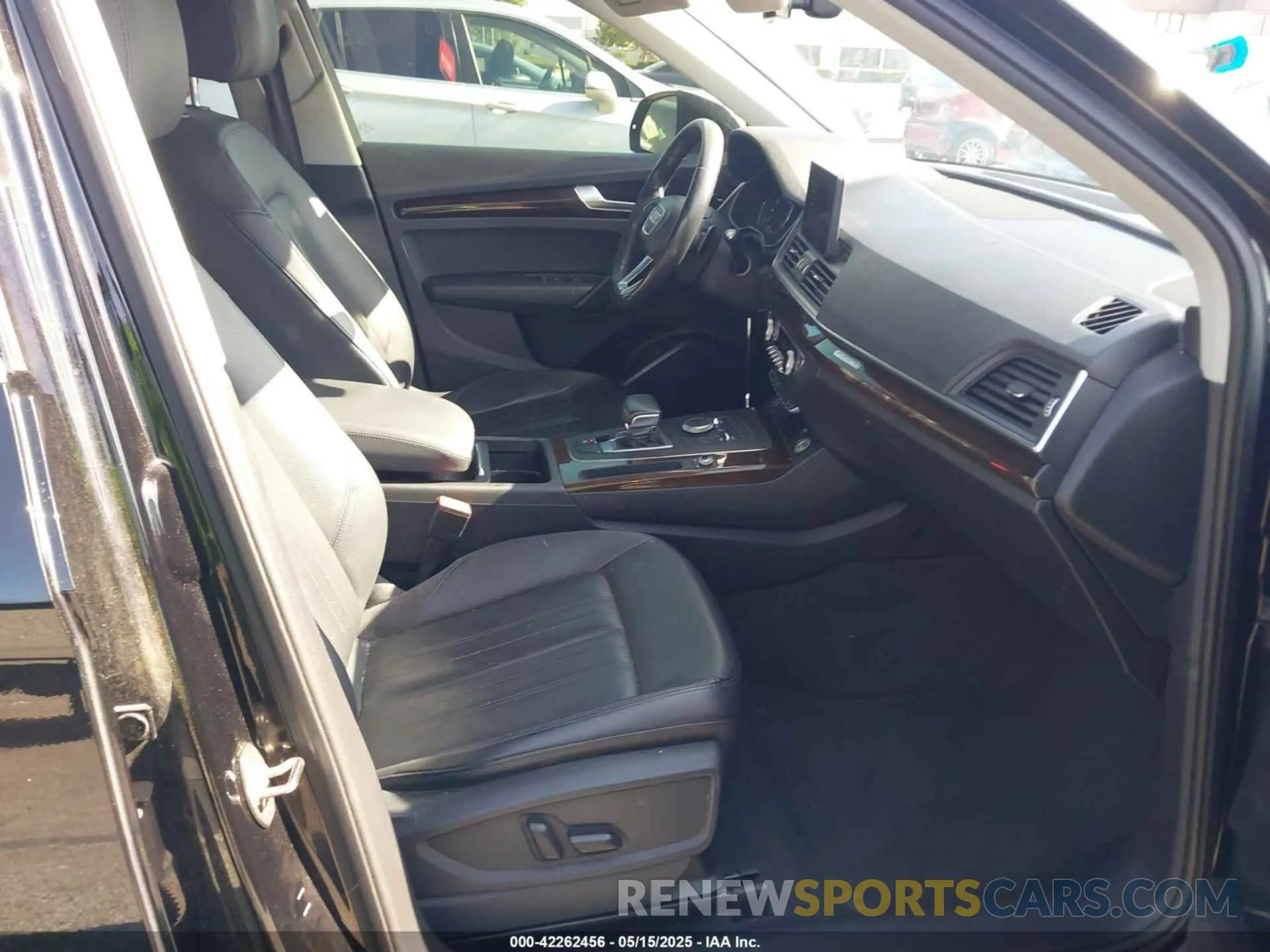 5 fotografías del automóvil dañado WA1ANAFY2K2122904 AUDI Q5 2019