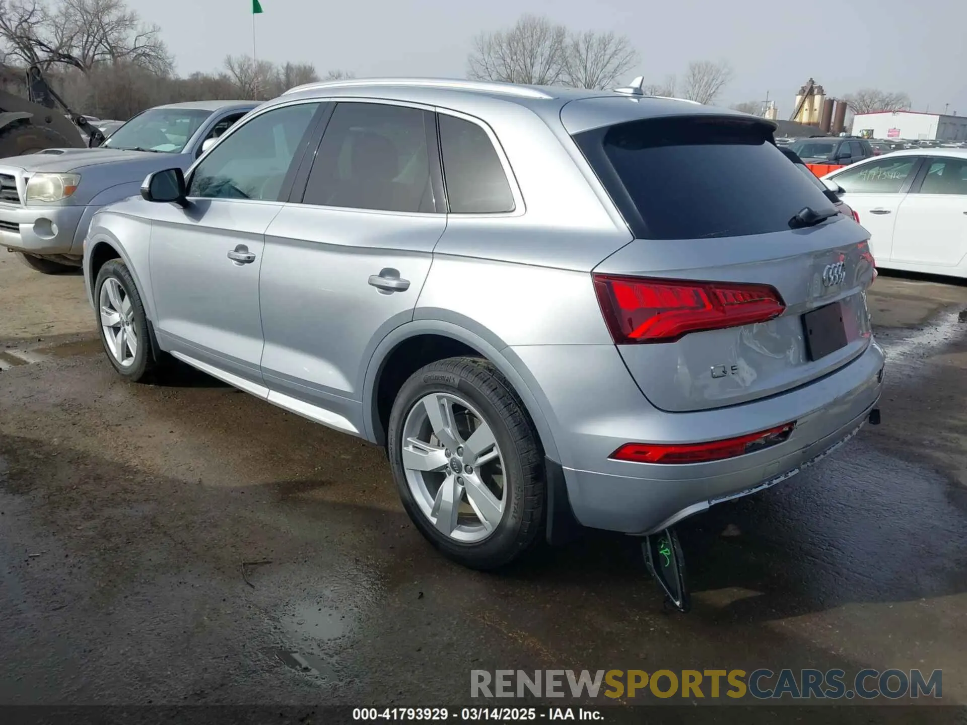 3 fotografías del automóvil dañado WA1ANAFY4K2076069 AUDI Q5 2019