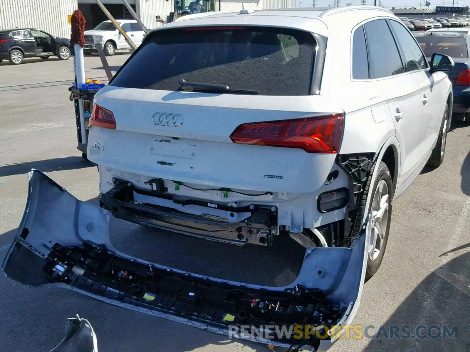 4 fotografías del automóvil dañado WA1ANAFY4K2095995 AUDI Q5 2019