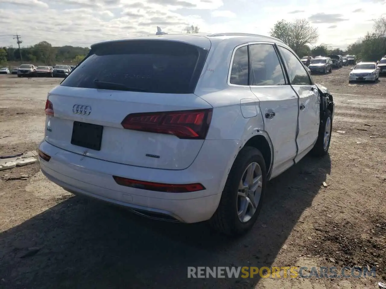 4 fotografías del automóvil dañado WA1ANAFY4K2130244 AUDI Q5 2019