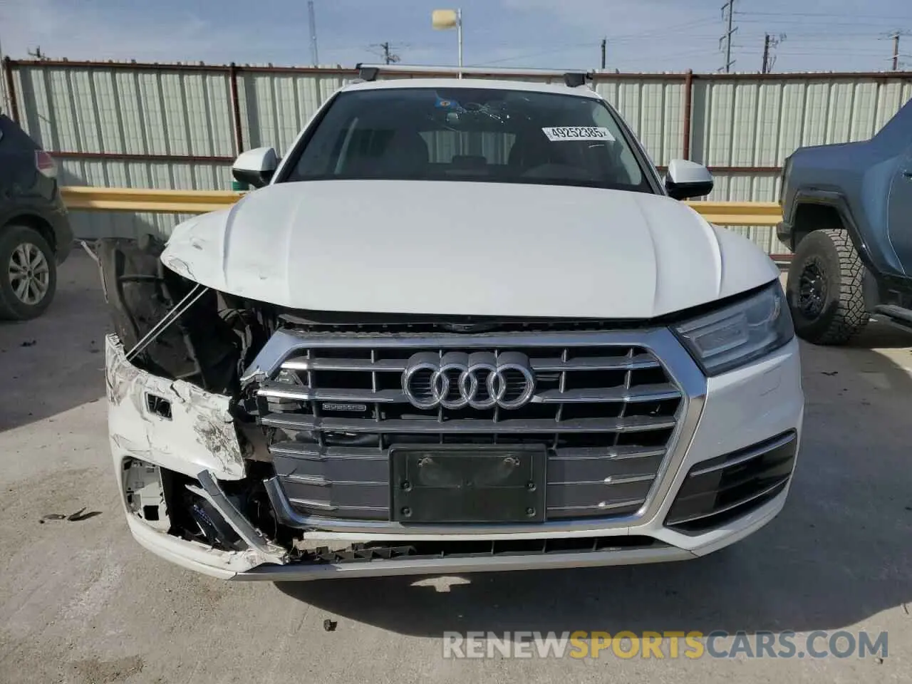 5 fotografías del automóvil dañado WA1ANAFY5K2027737 AUDI Q5 2019