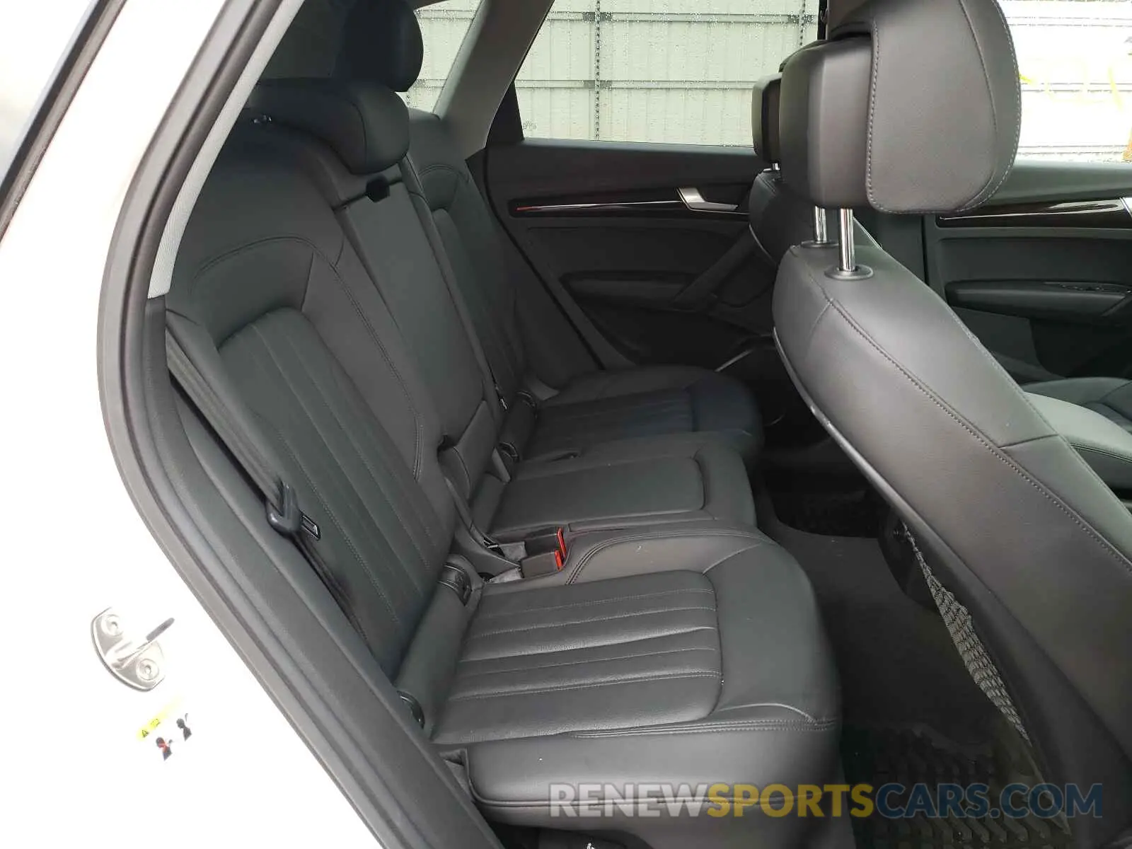 6 fotografías del automóvil dañado WA1ANAFY5K2079613 AUDI Q5 2019