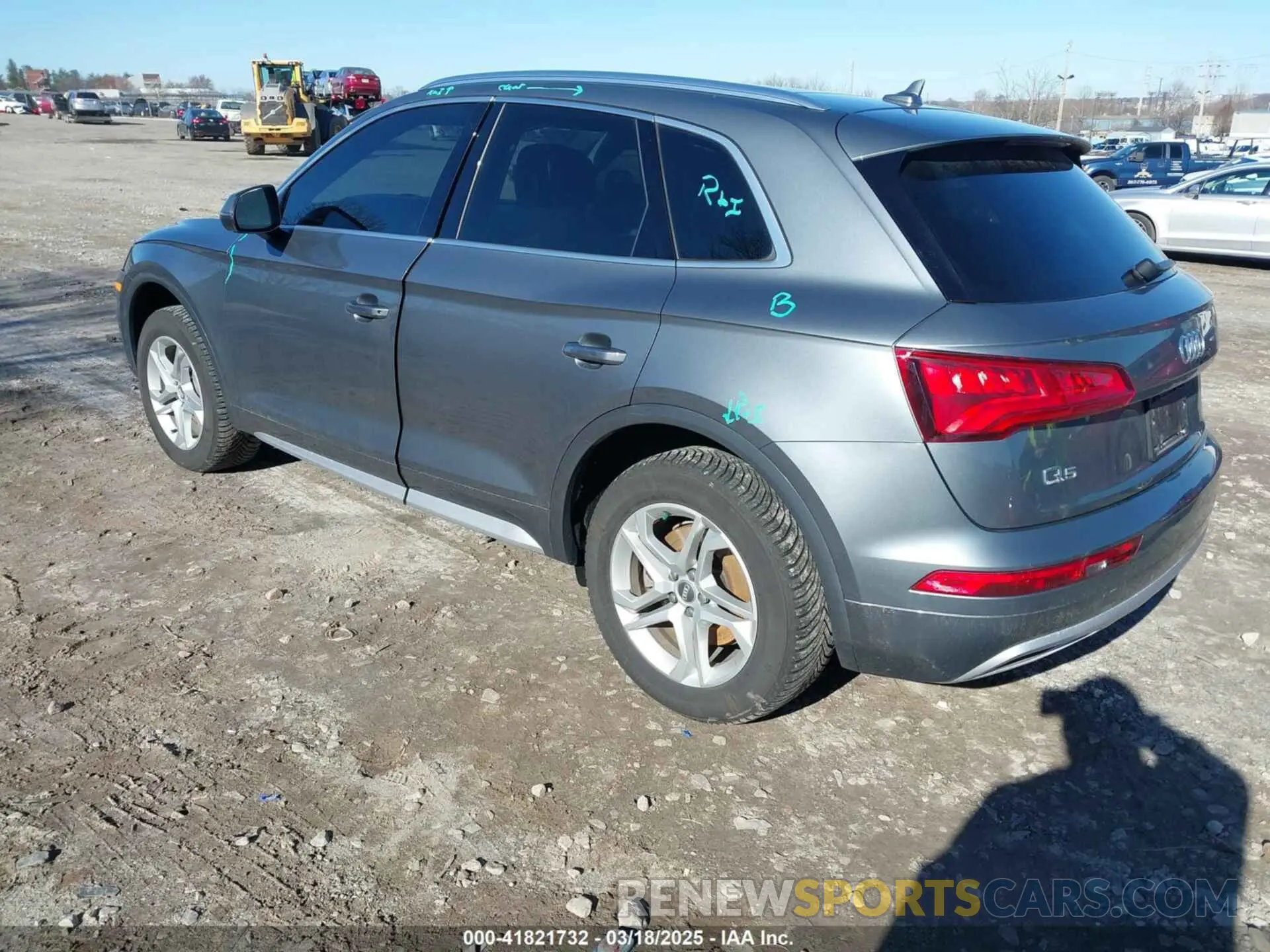 3 fotografías del automóvil dañado WA1ANAFY5K2133539 AUDI Q5 2019