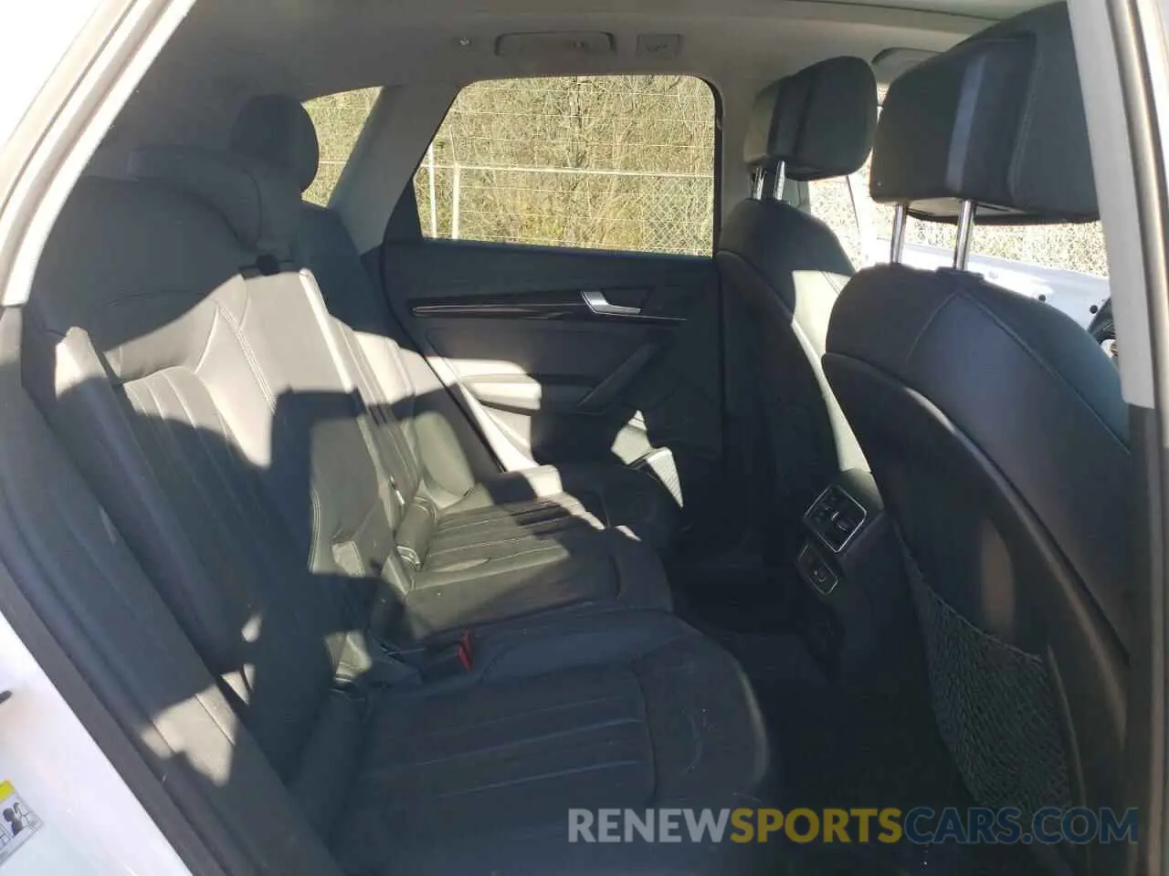 11 fotografías del automóvil dañado WA1ANAFY5K2136439 AUDI Q5 2019