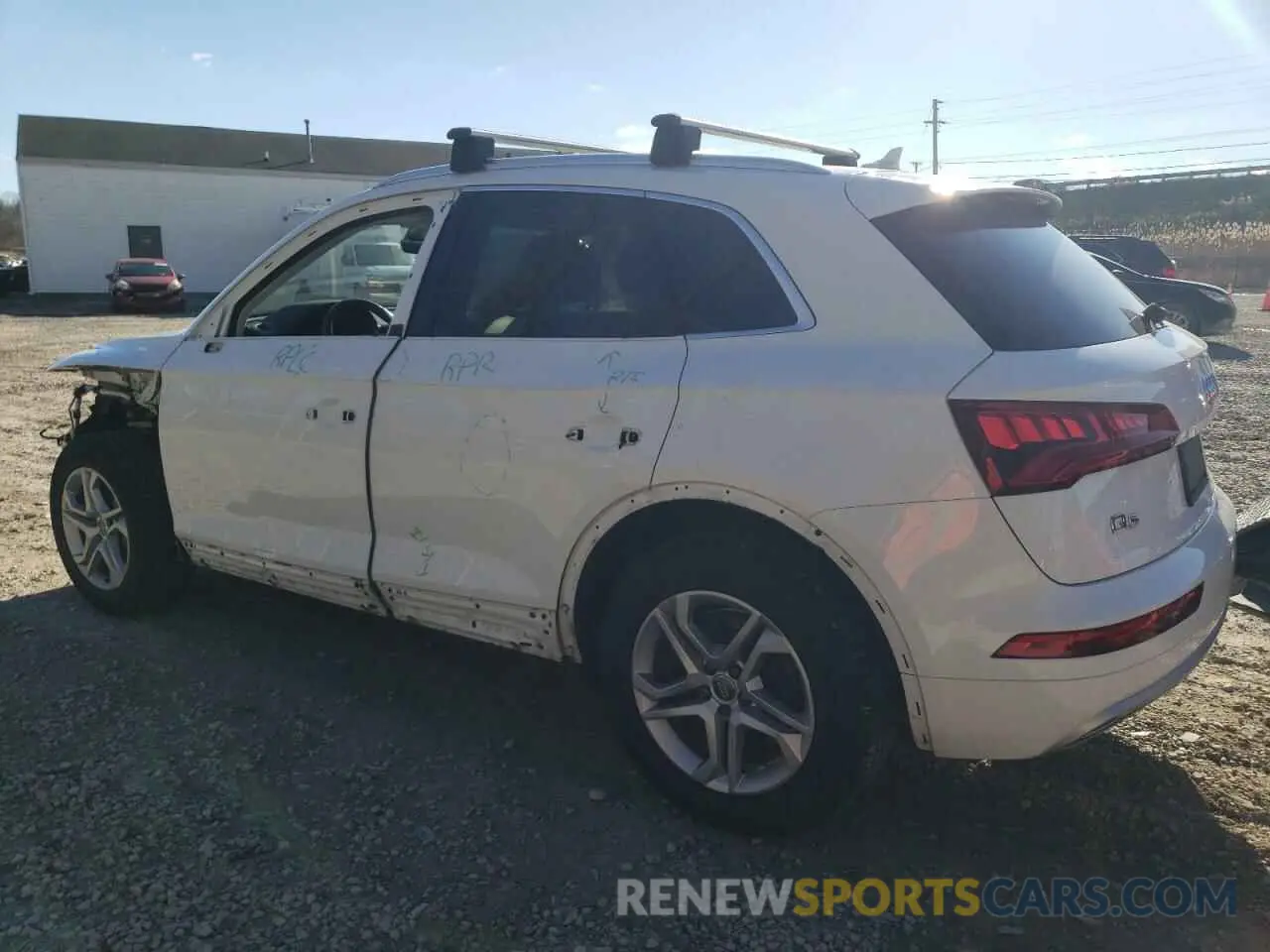2 fotografías del automóvil dañado WA1ANAFY5K2136439 AUDI Q5 2019