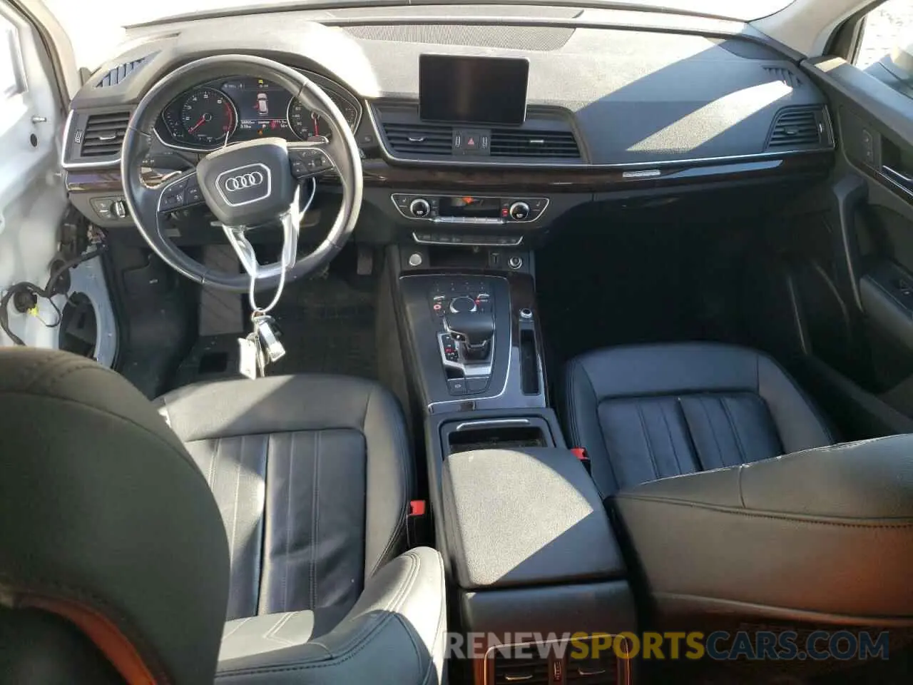 8 fotografías del automóvil dañado WA1ANAFY5K2136439 AUDI Q5 2019