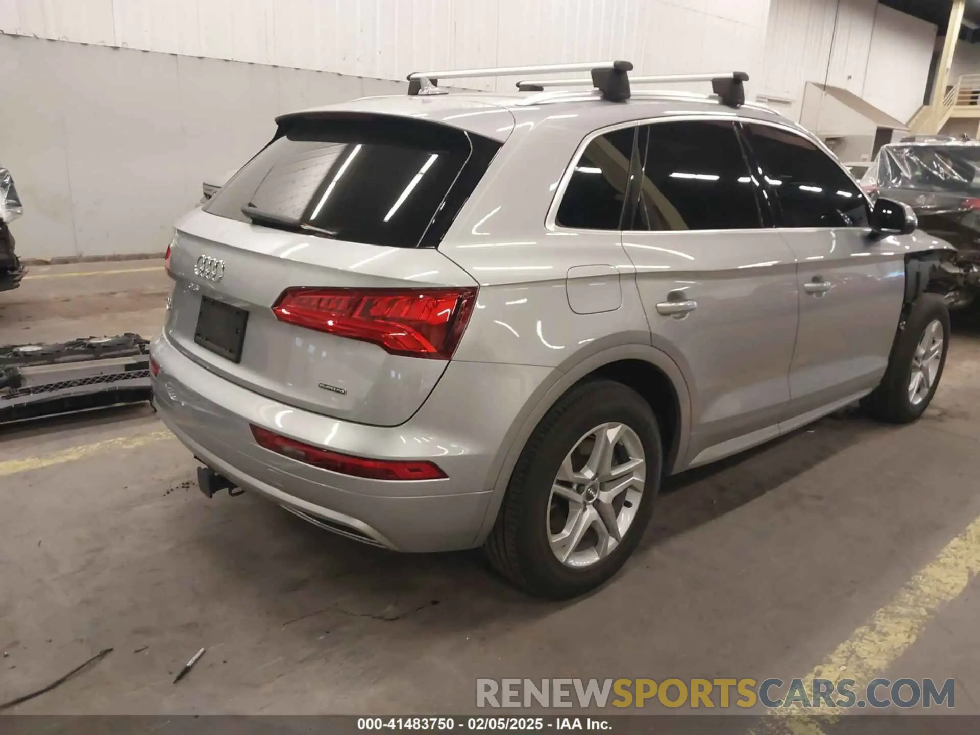 4 fotografías del automóvil dañado WA1ANAFY6K2089034 AUDI Q5 2019