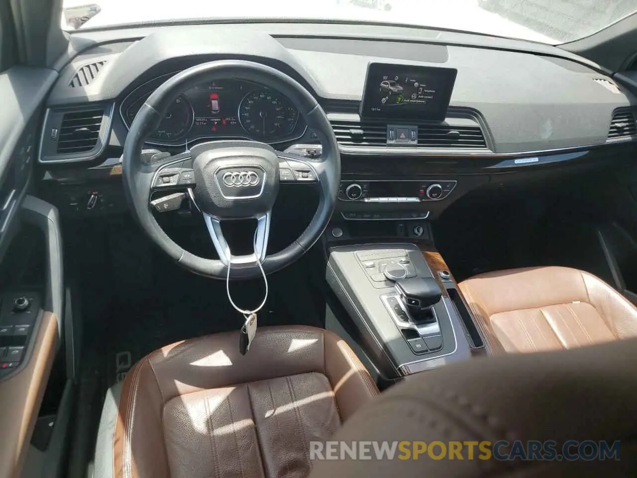 8 fotografías del automóvil dañado WA1ANAFY7K2034382 AUDI Q5 2019