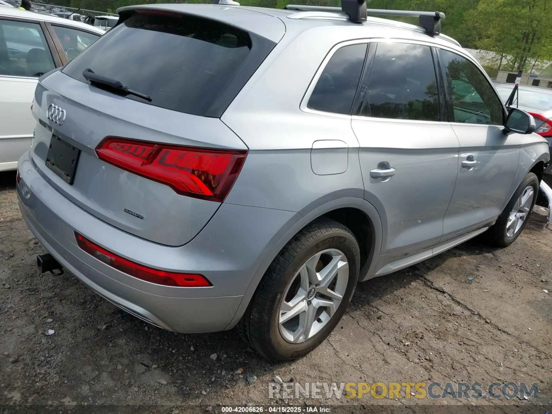 4 fotografías del automóvil dañado WA1ANAFY7K2081072 AUDI Q5 2019