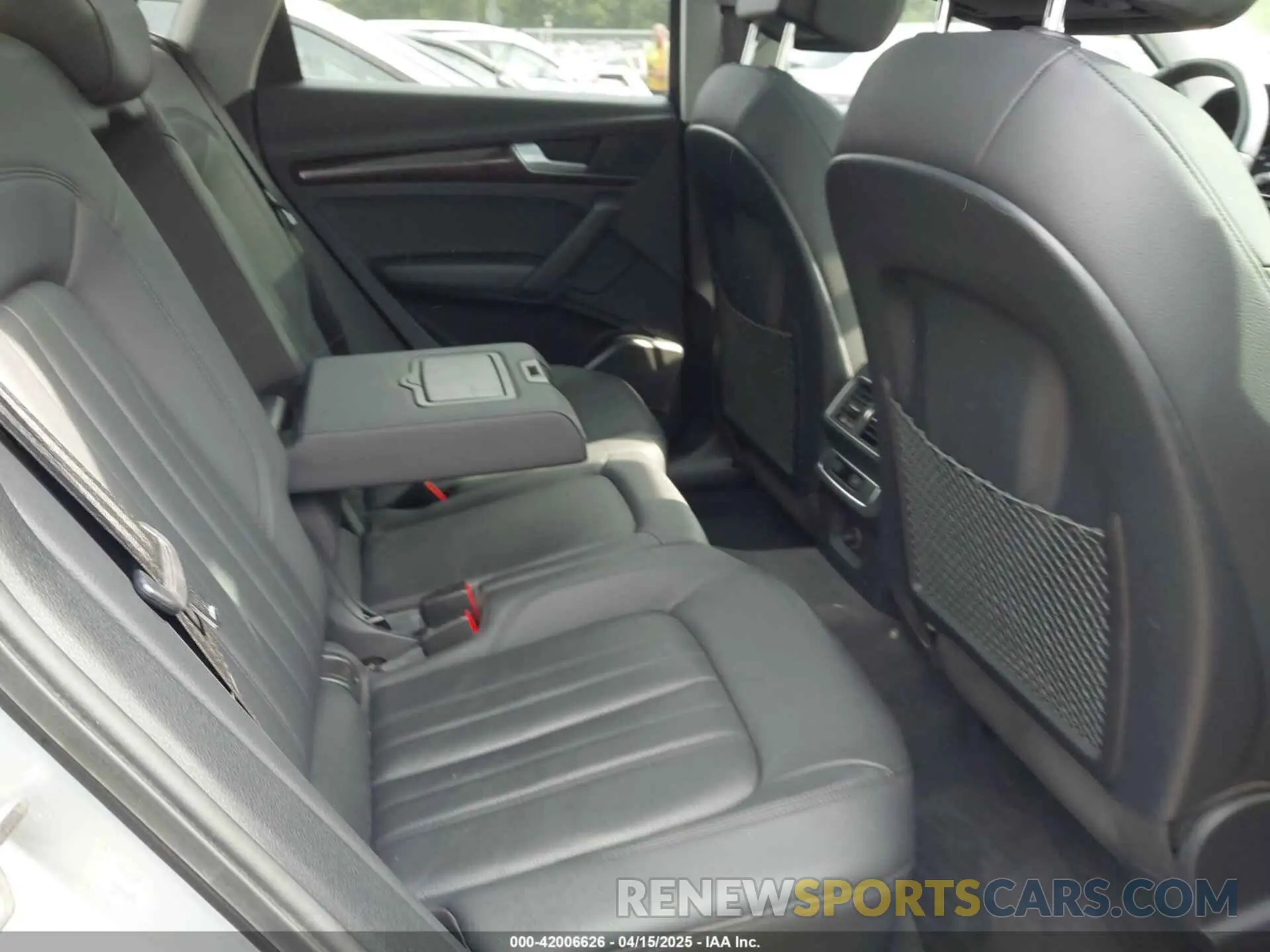 8 fotografías del automóvil dañado WA1ANAFY7K2081072 AUDI Q5 2019