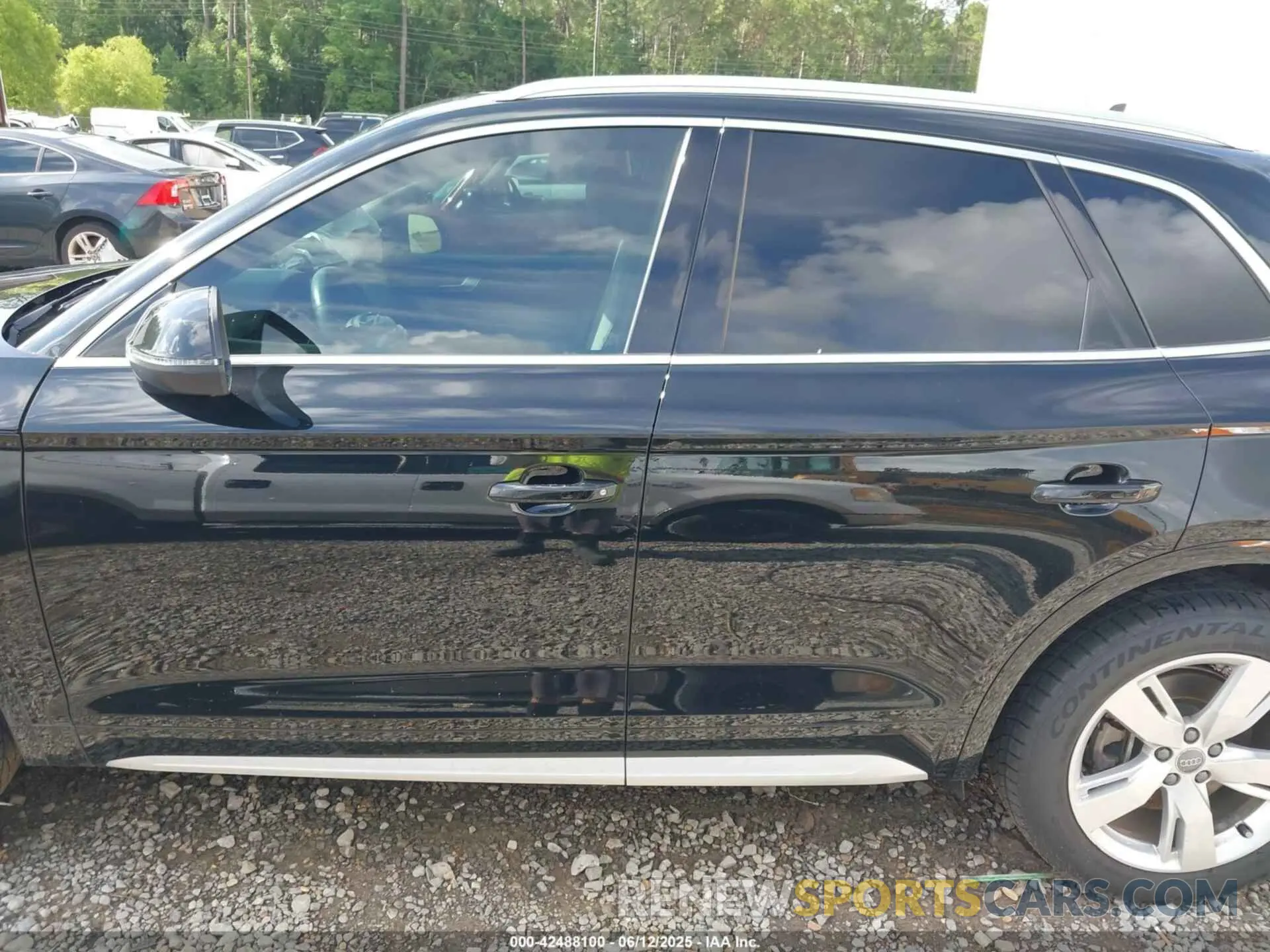14 fotografías del automóvil dañado WA1ANAFY7K2084330 AUDI Q5 2019