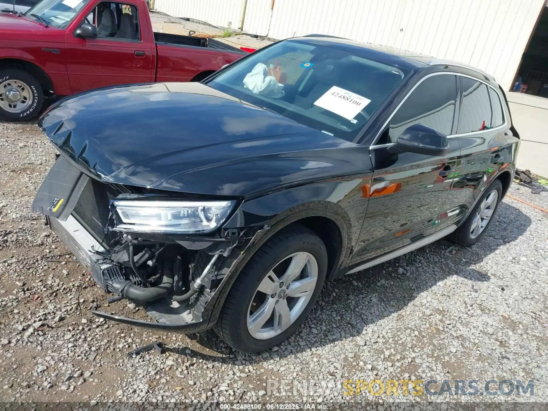 2 fotografías del automóvil dañado WA1ANAFY7K2084330 AUDI Q5 2019