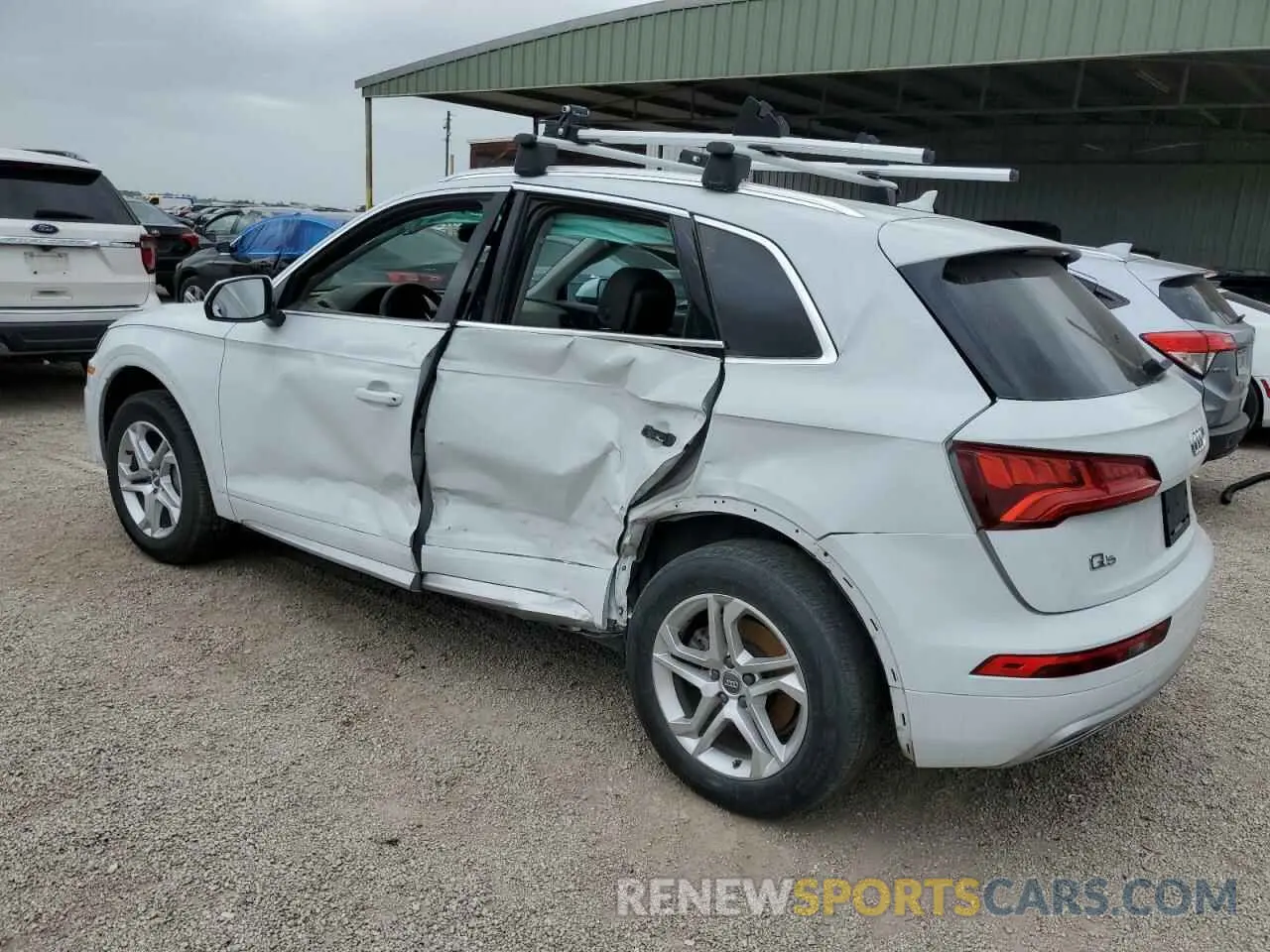 2 fotografías del automóvil dañado WA1ANAFY7K2125457 AUDI Q5 2019
