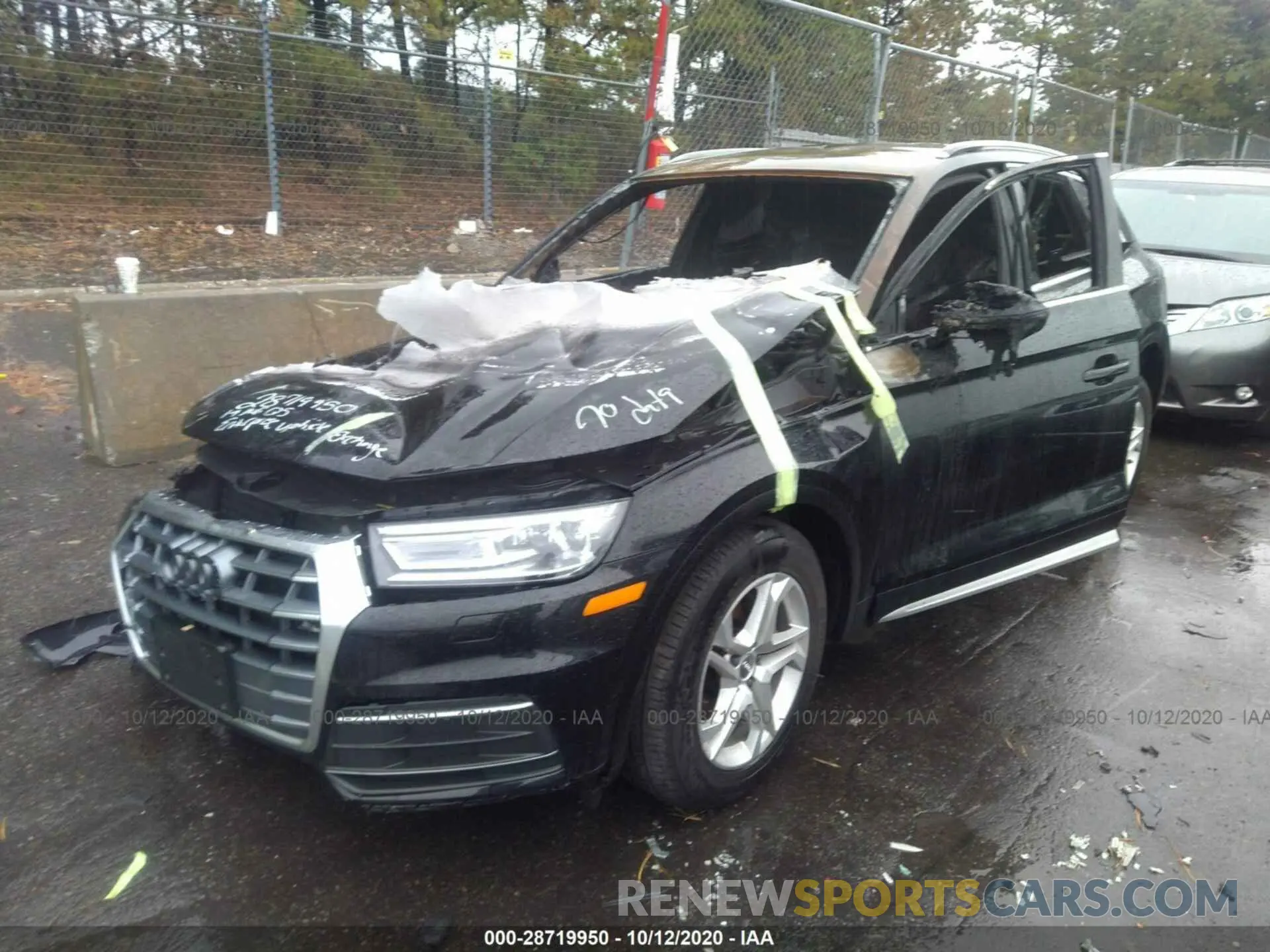 2 fotografías del automóvil dañado WA1ANAFY7K2126866 AUDI Q5 2019