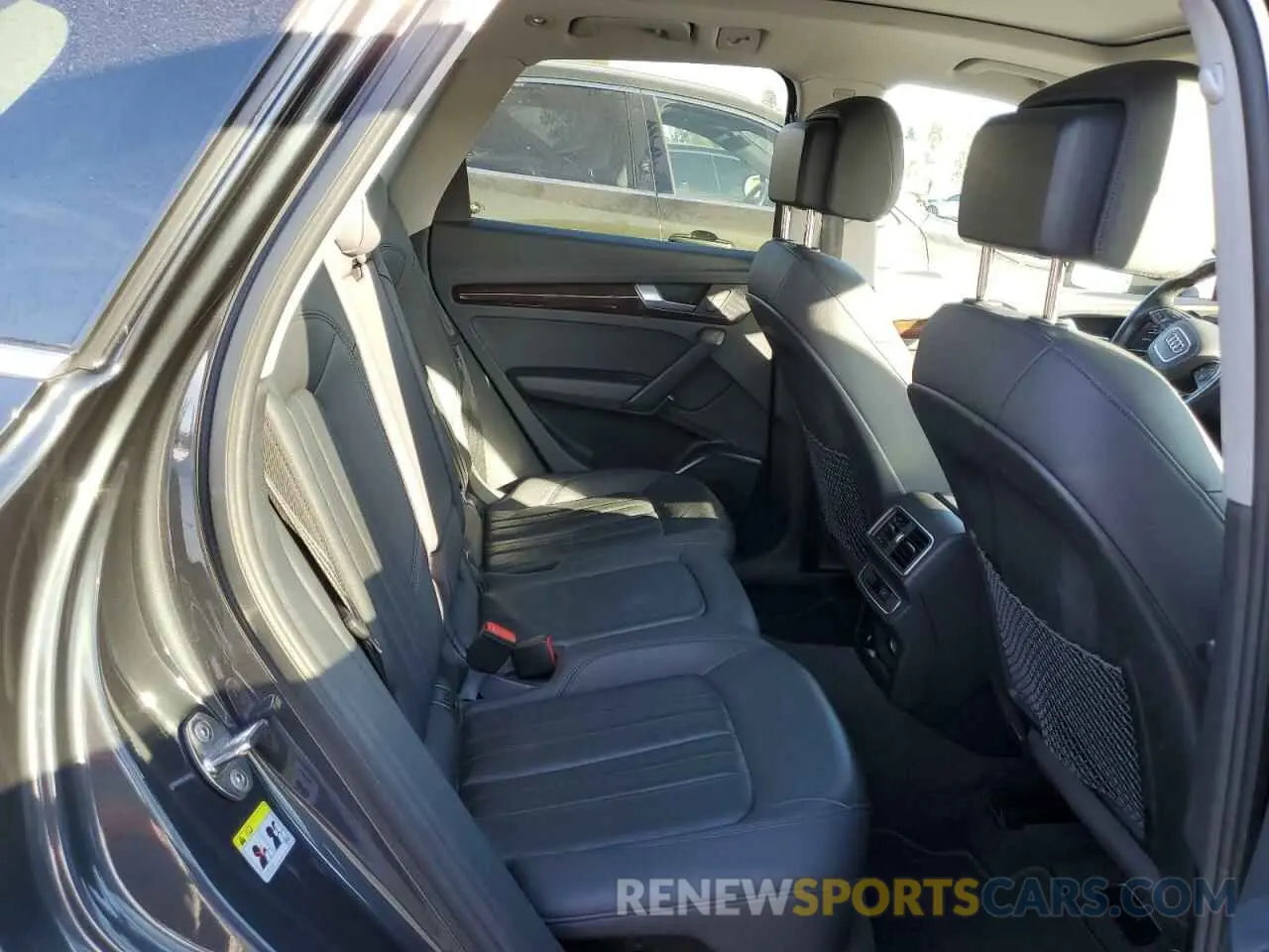 11 fotografías del automóvil dañado WA1ANAFY8K2132241 AUDI Q5 2019