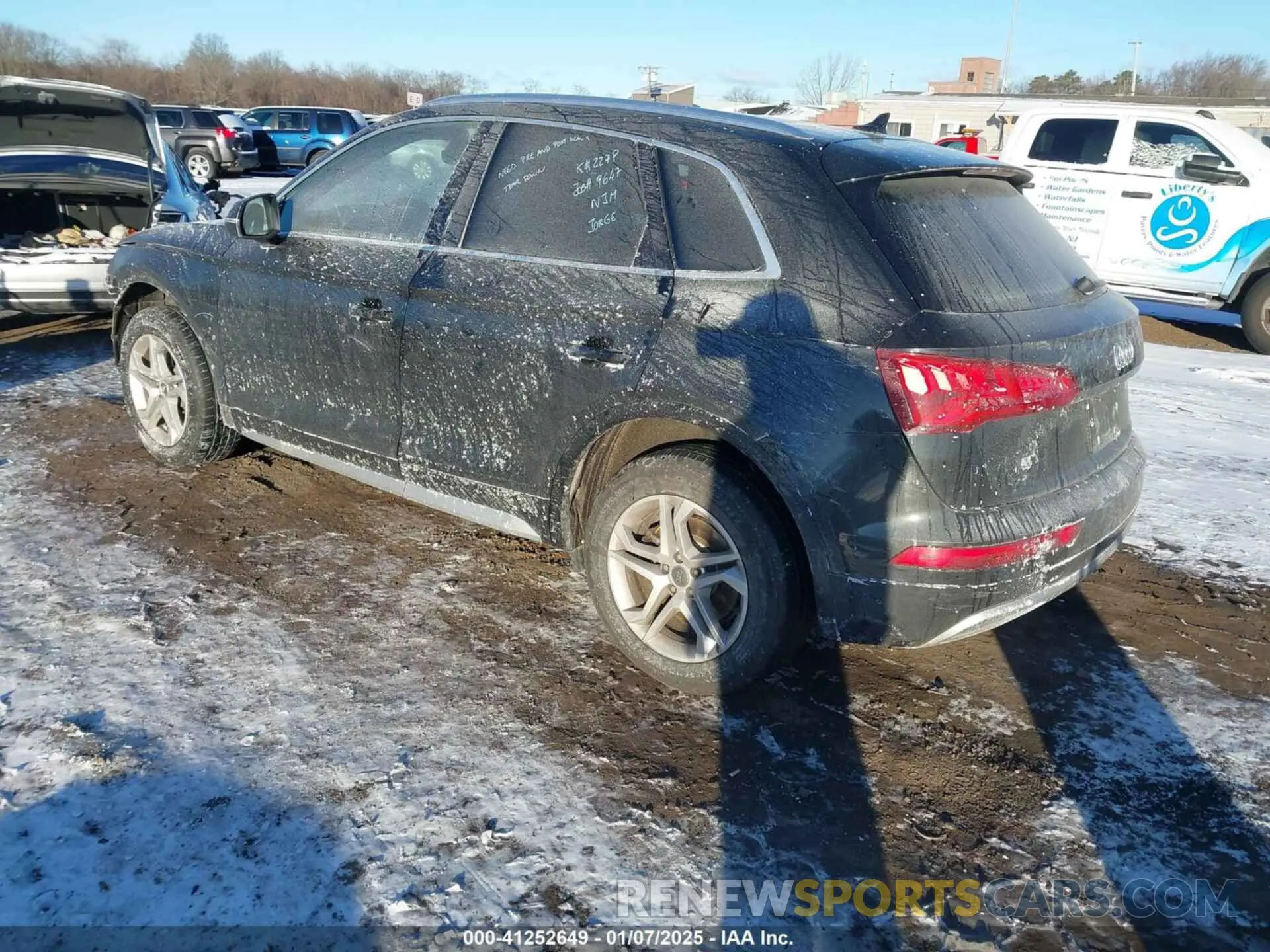 3 fotografías del automóvil dañado WA1ANAFY9K2069635 AUDI Q5 2019