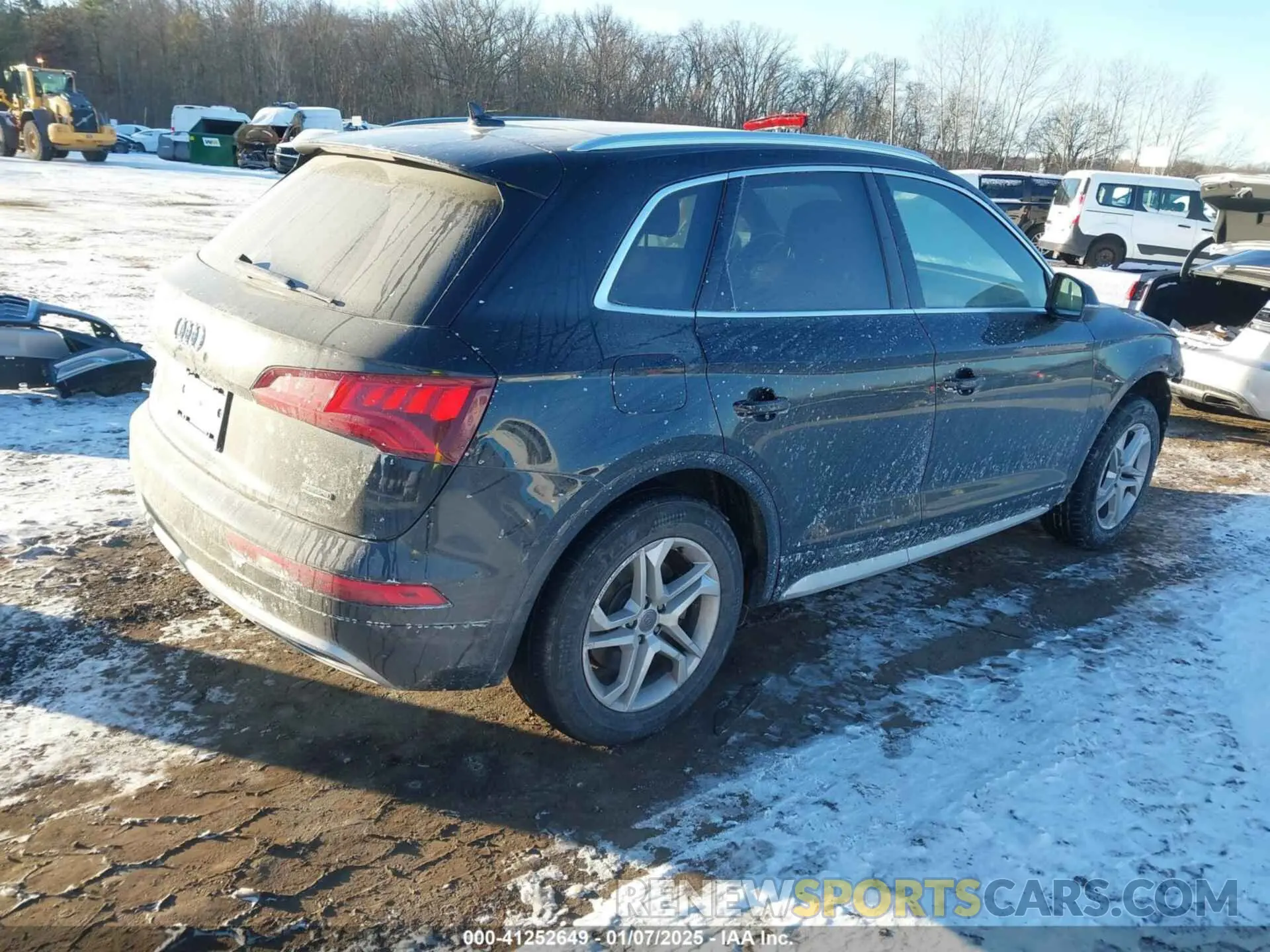4 fotografías del automóvil dañado WA1ANAFY9K2069635 AUDI Q5 2019