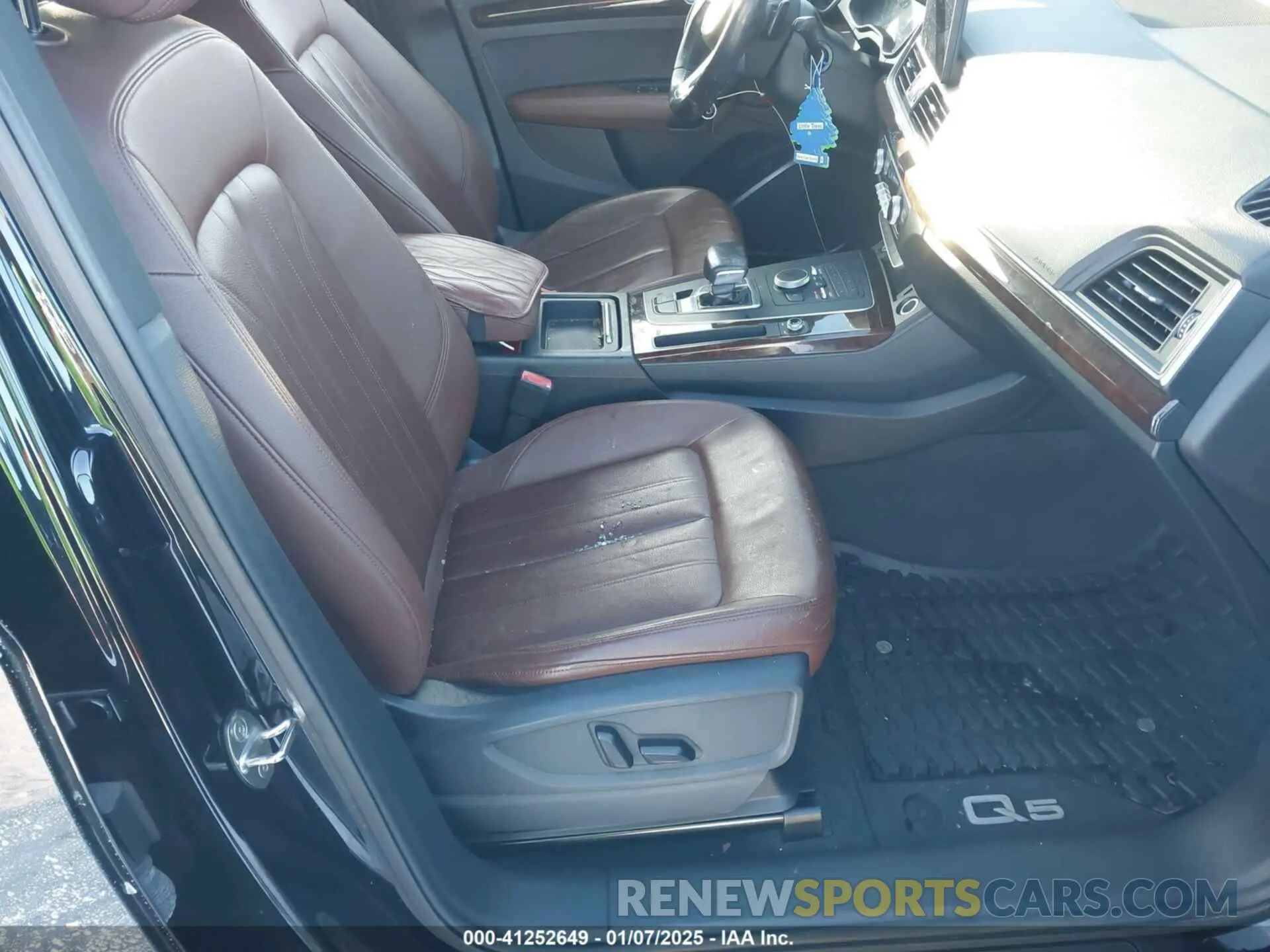 5 fotografías del automóvil dañado WA1ANAFY9K2069635 AUDI Q5 2019
