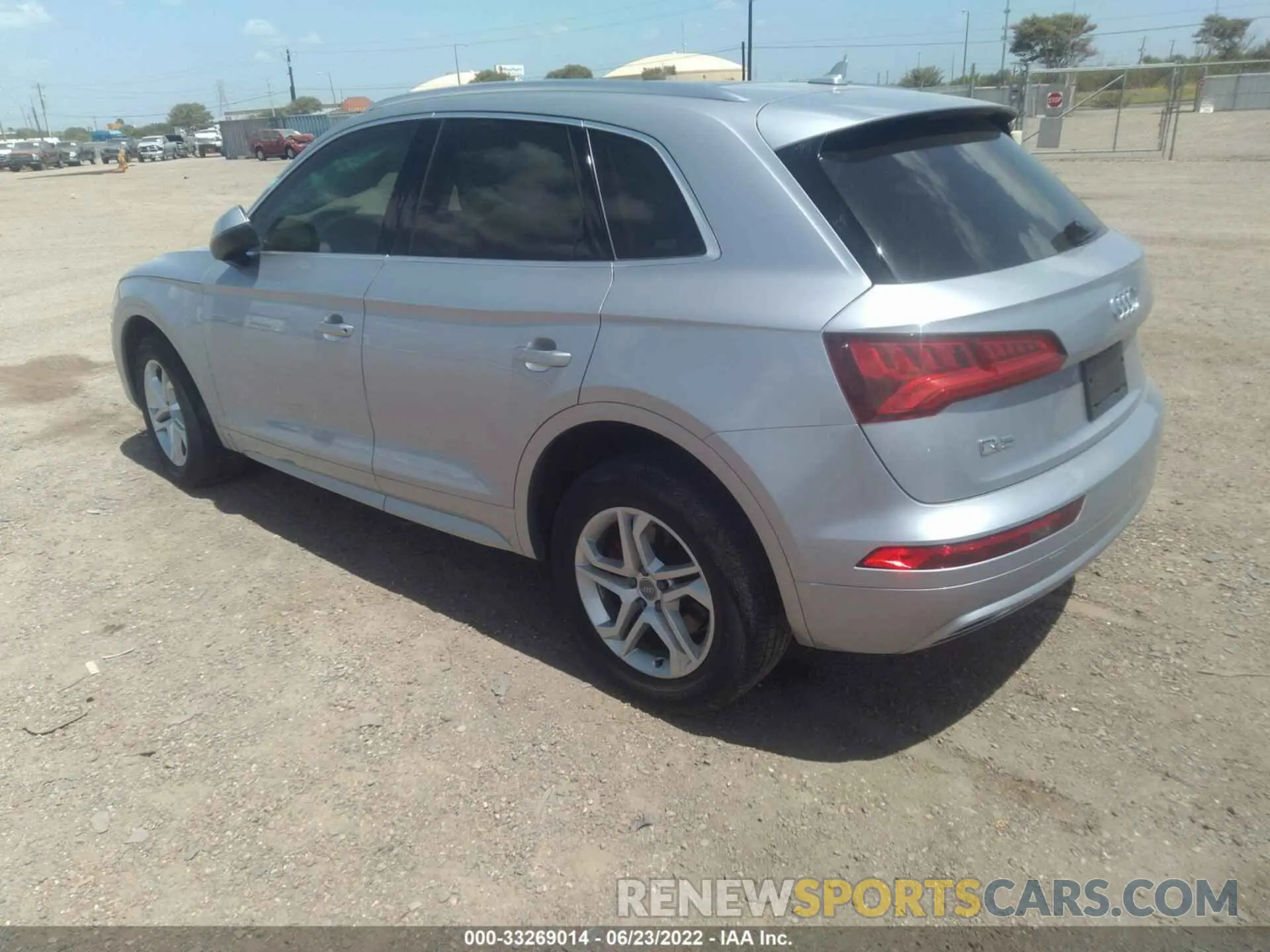 3 fotografías del automóvil dañado WA1ANAFY9K2071482 AUDI Q5 2019