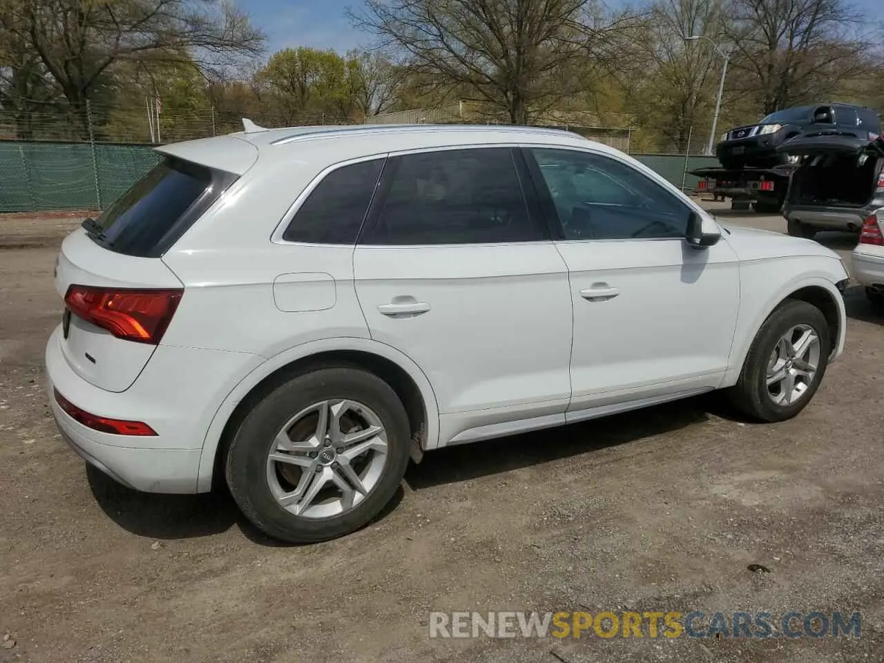 3 fotografías del automóvil dañado WA1ANAFY9K2127307 AUDI Q5 2019