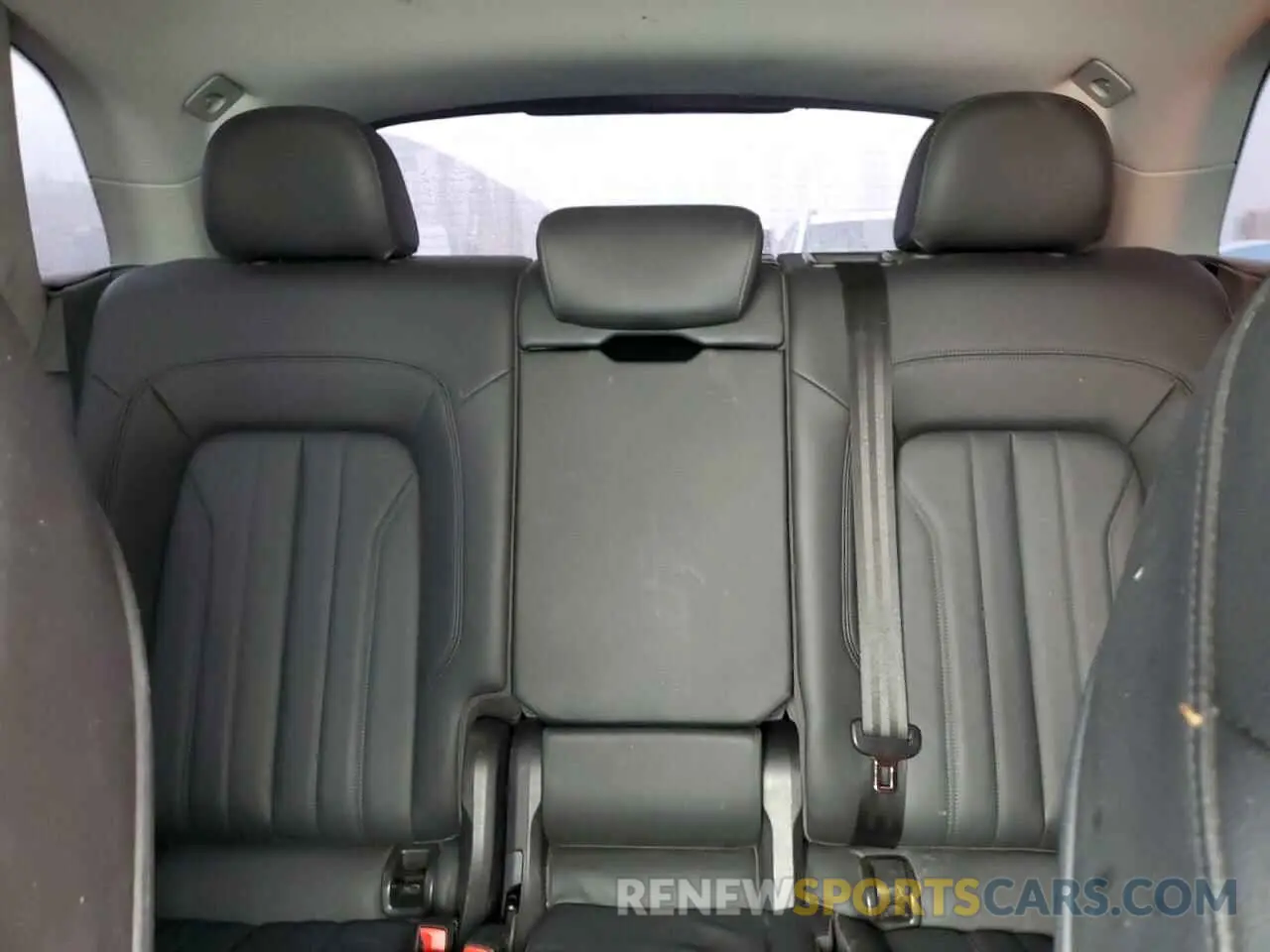 10 fotografías del automóvil dañado WA1ANAFYXK2042959 AUDI Q5 2019