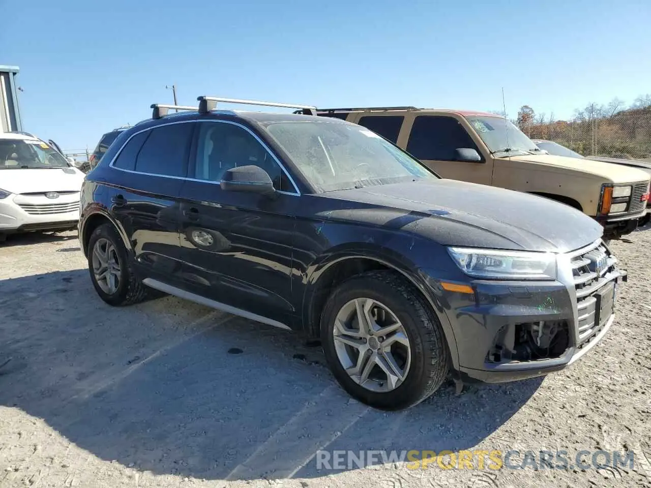4 fotografías del automóvil dañado WA1ANAFYXK2055162 AUDI Q5 2019