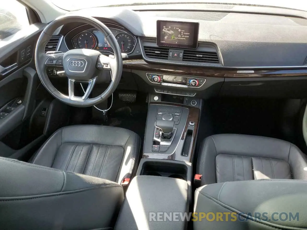8 fotografías del automóvil dañado WA1ANAFYXK2055162 AUDI Q5 2019