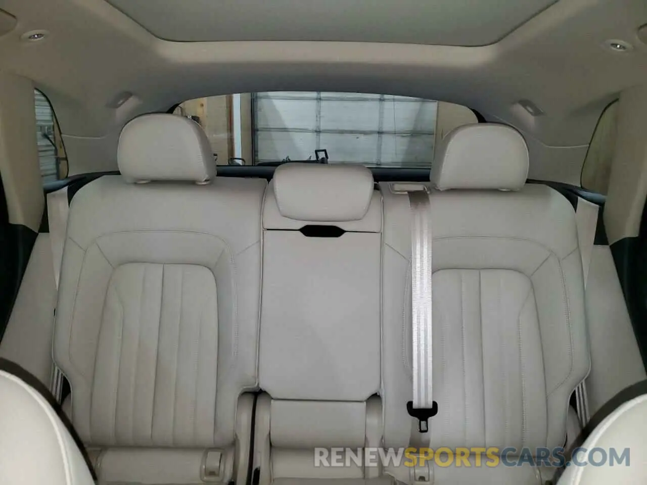 10 fotografías del automóvil dañado WA1BNAFY0K2113770 AUDI Q5 2019