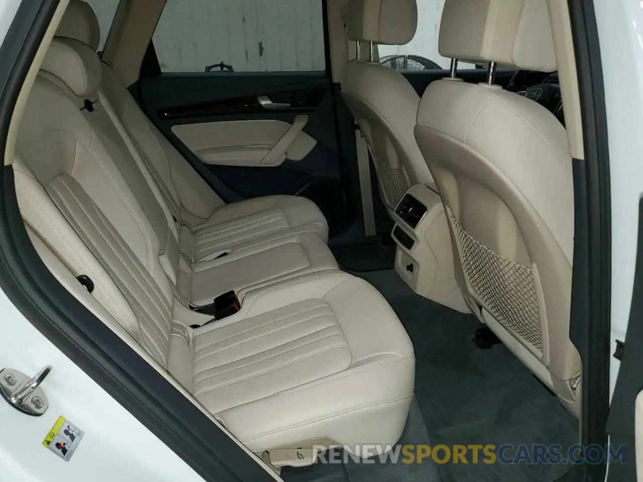 11 fotografías del automóvil dañado WA1BNAFY0K2113770 AUDI Q5 2019