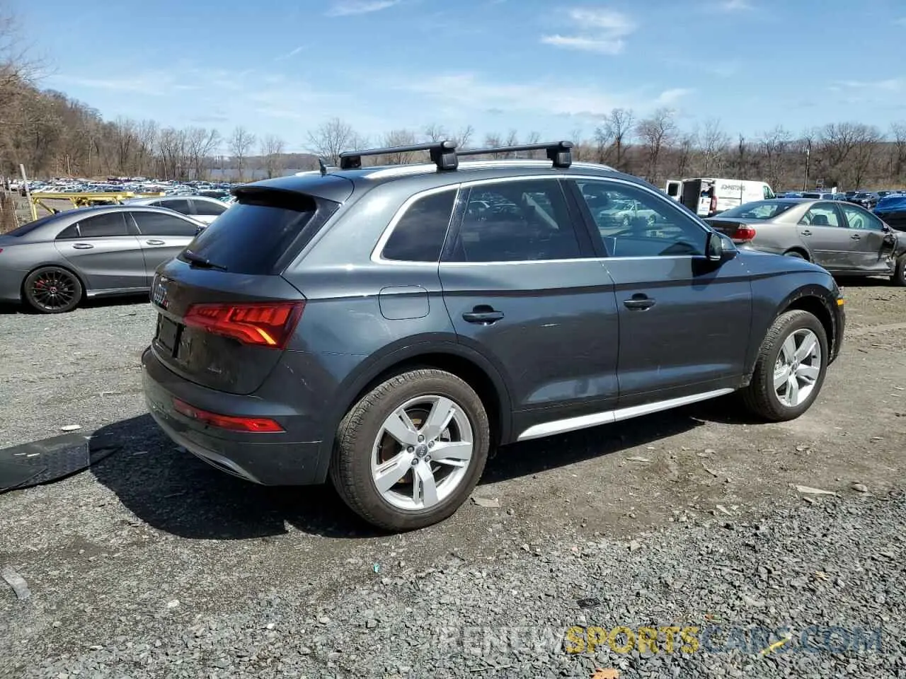3 fotografías del automóvil dañado WA1BNAFY0K2127944 AUDI Q5 2019
