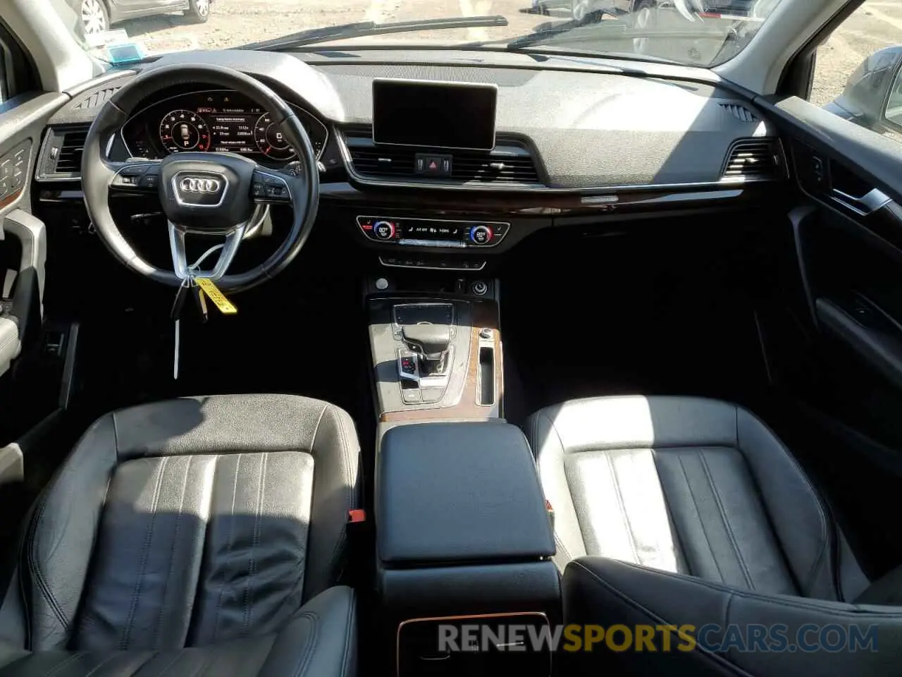 8 fotografías del automóvil dañado WA1BNAFY0K2127944 AUDI Q5 2019