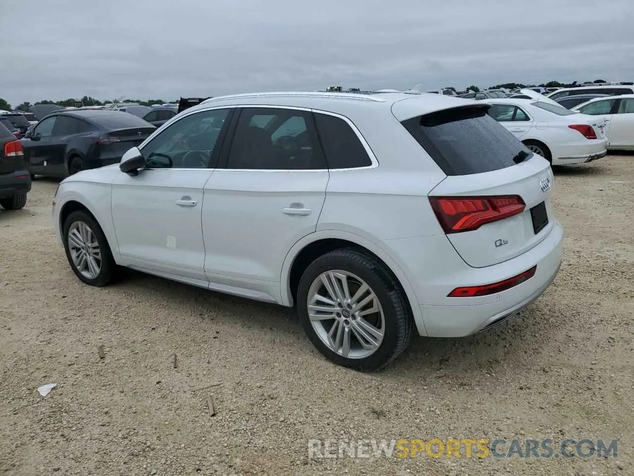 2 fotografías del automóvil dañado WA1BNAFY1K2024869 AUDI Q5 2019