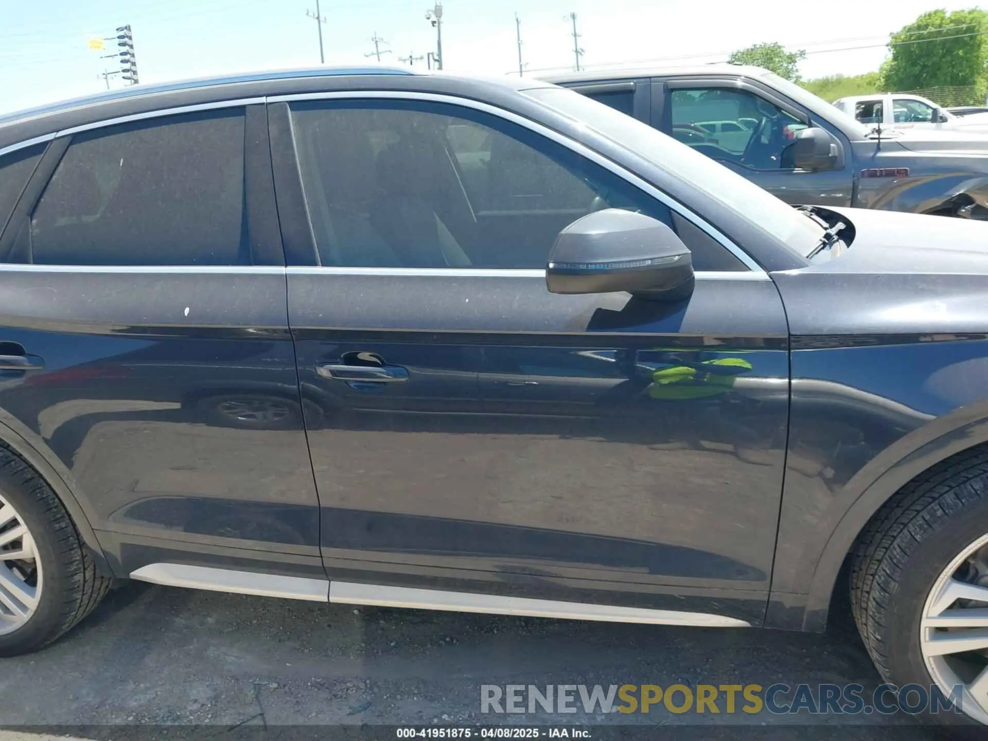 13 fotografías del automóvil dañado WA1BNAFY1K2052980 AUDI Q5 2019