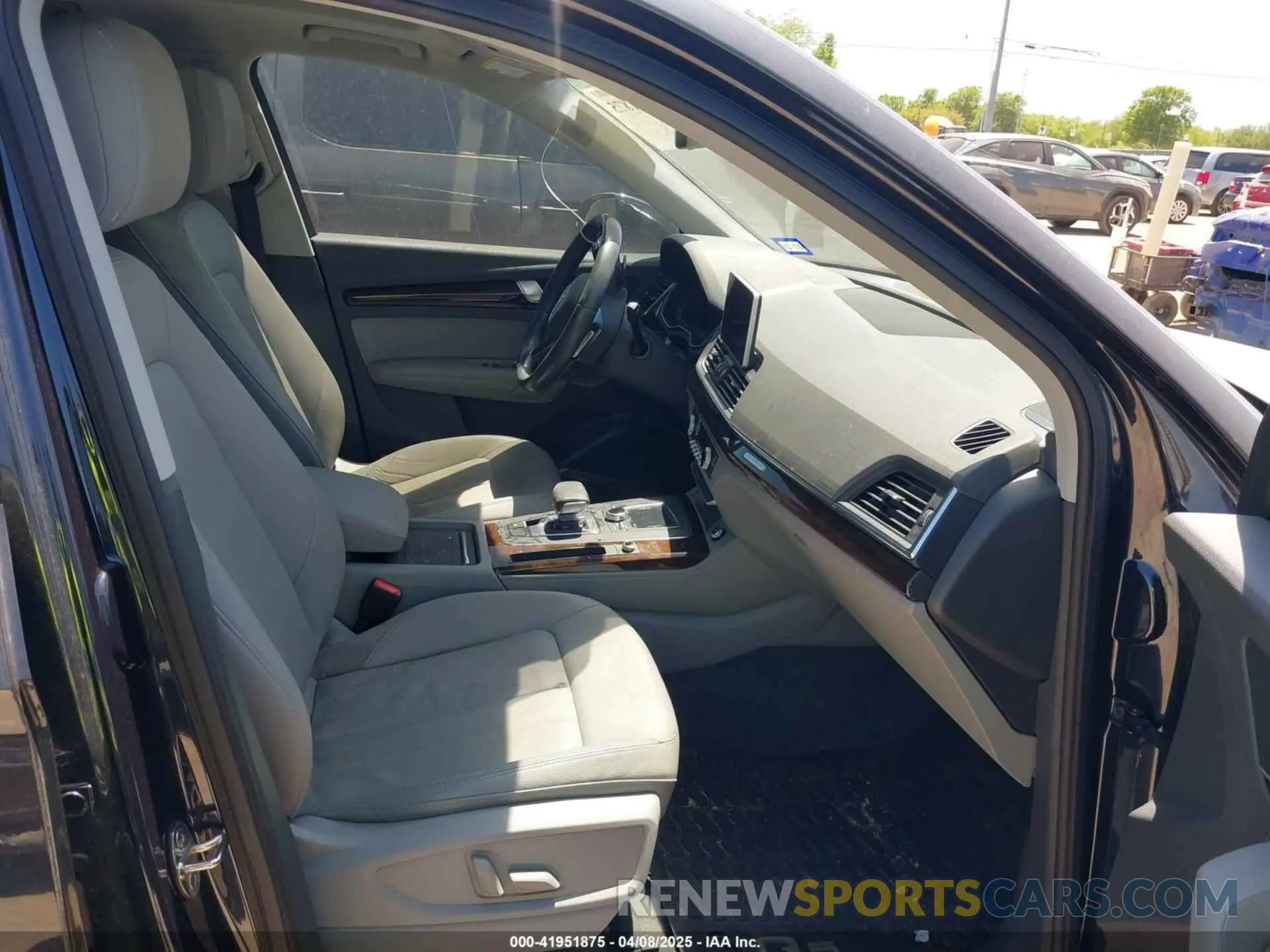 5 fotografías del automóvil dañado WA1BNAFY1K2052980 AUDI Q5 2019