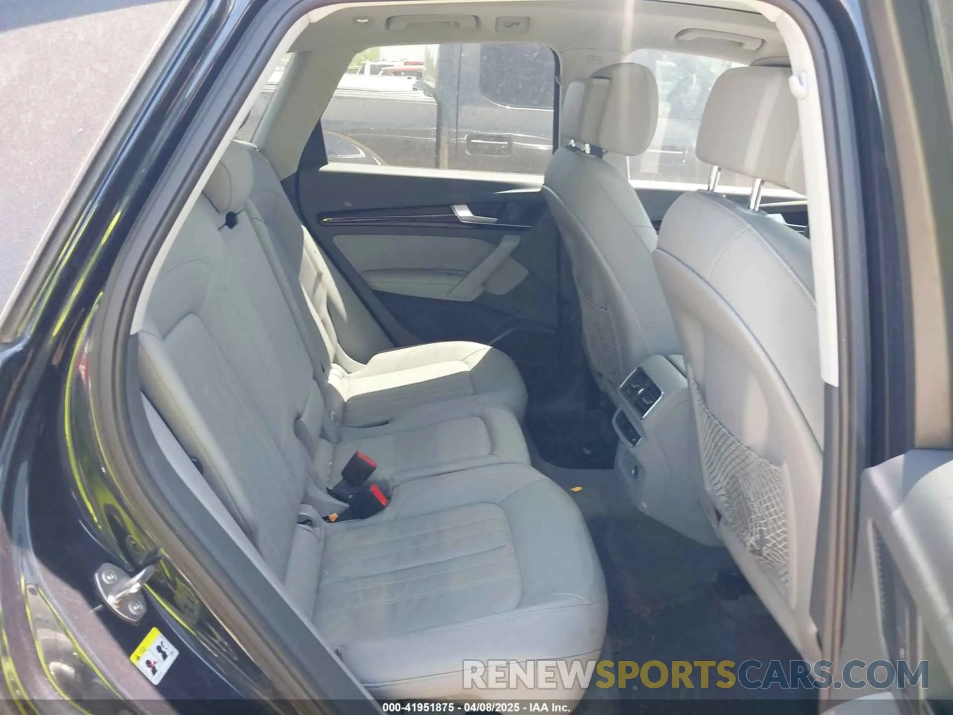 8 fotografías del automóvil dañado WA1BNAFY1K2052980 AUDI Q5 2019