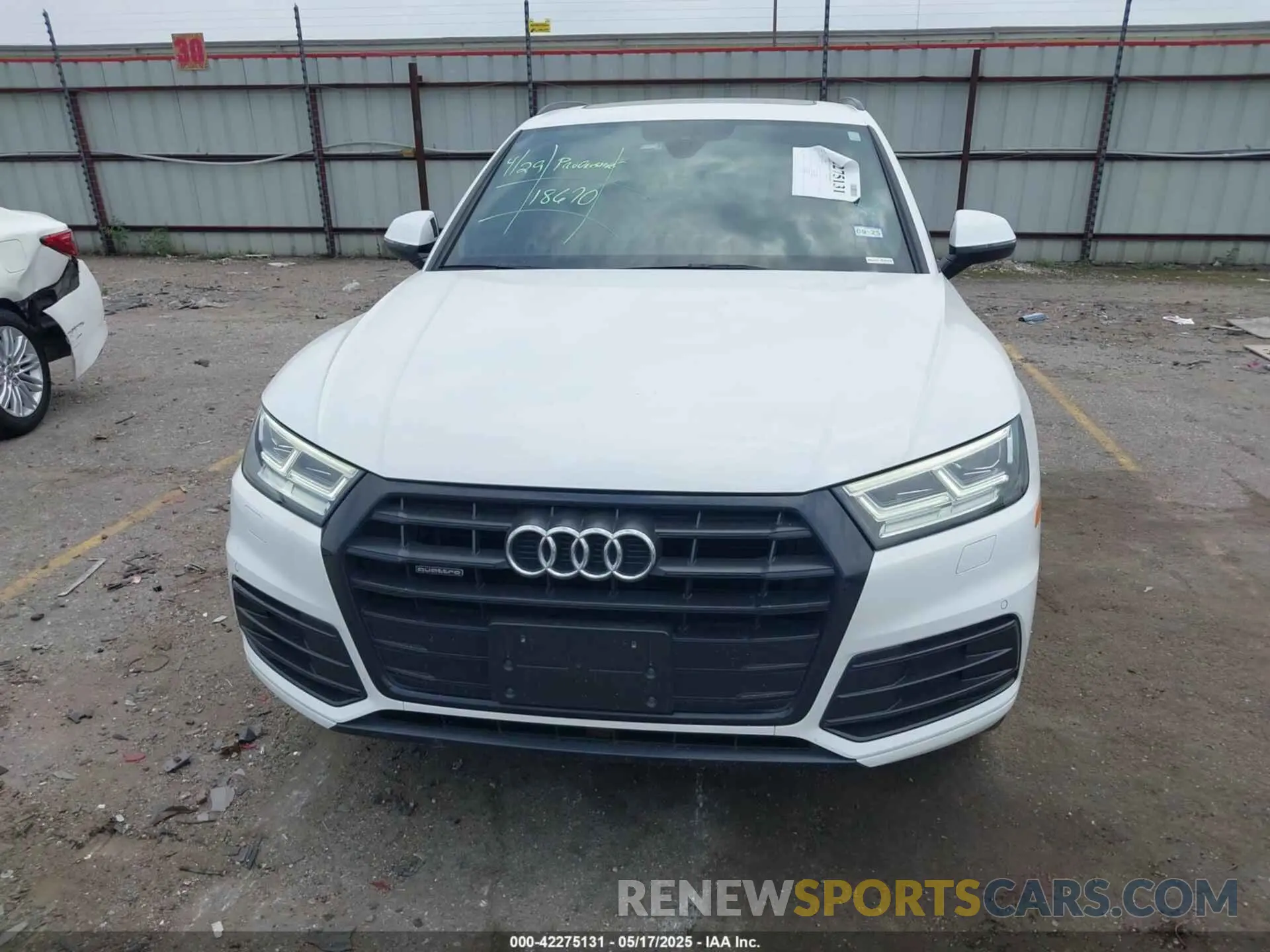 12 fotografías del automóvil dañado WA1BNAFY2K2030101 AUDI Q5 2019