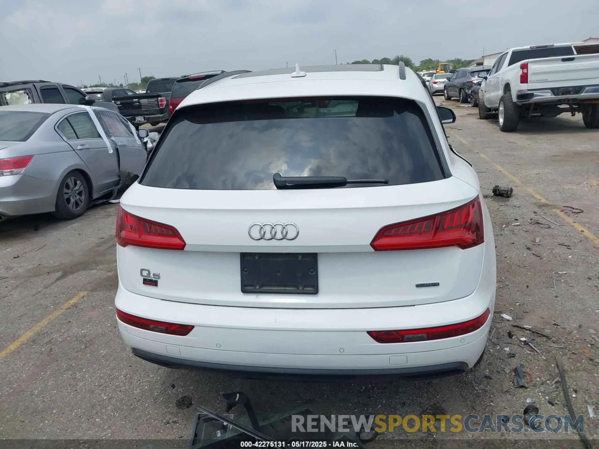 16 fotografías del automóvil dañado WA1BNAFY2K2030101 AUDI Q5 2019