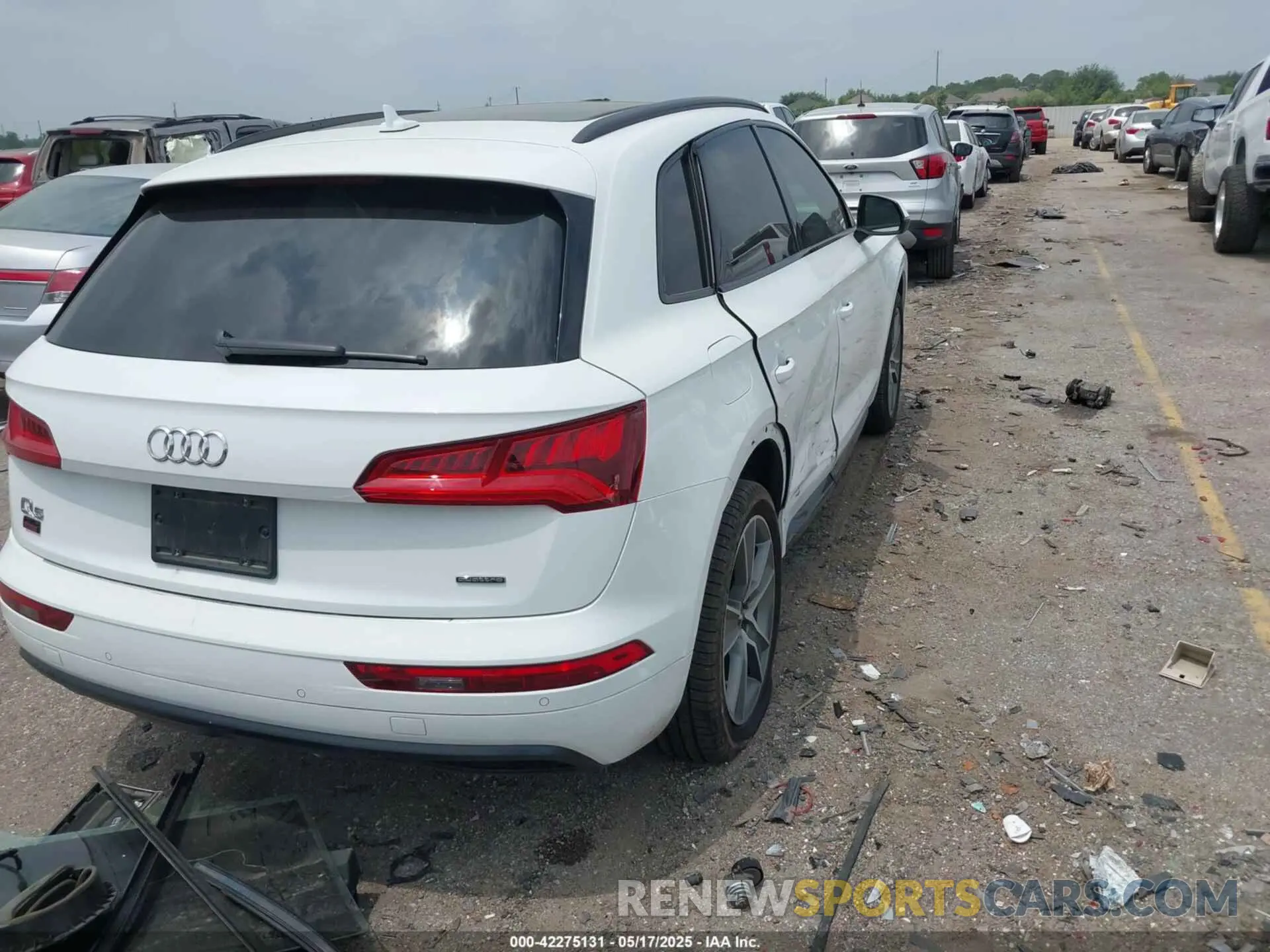 4 fotografías del automóvil dañado WA1BNAFY2K2030101 AUDI Q5 2019